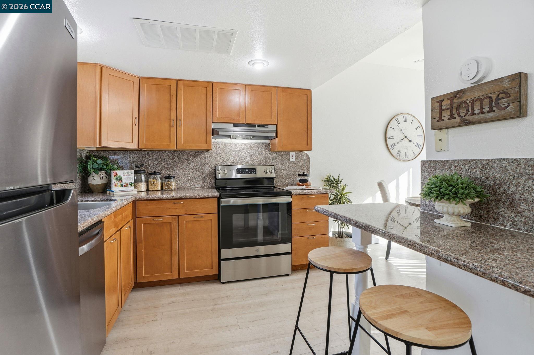 Photo #8: 41119459 Listing: Photo #8