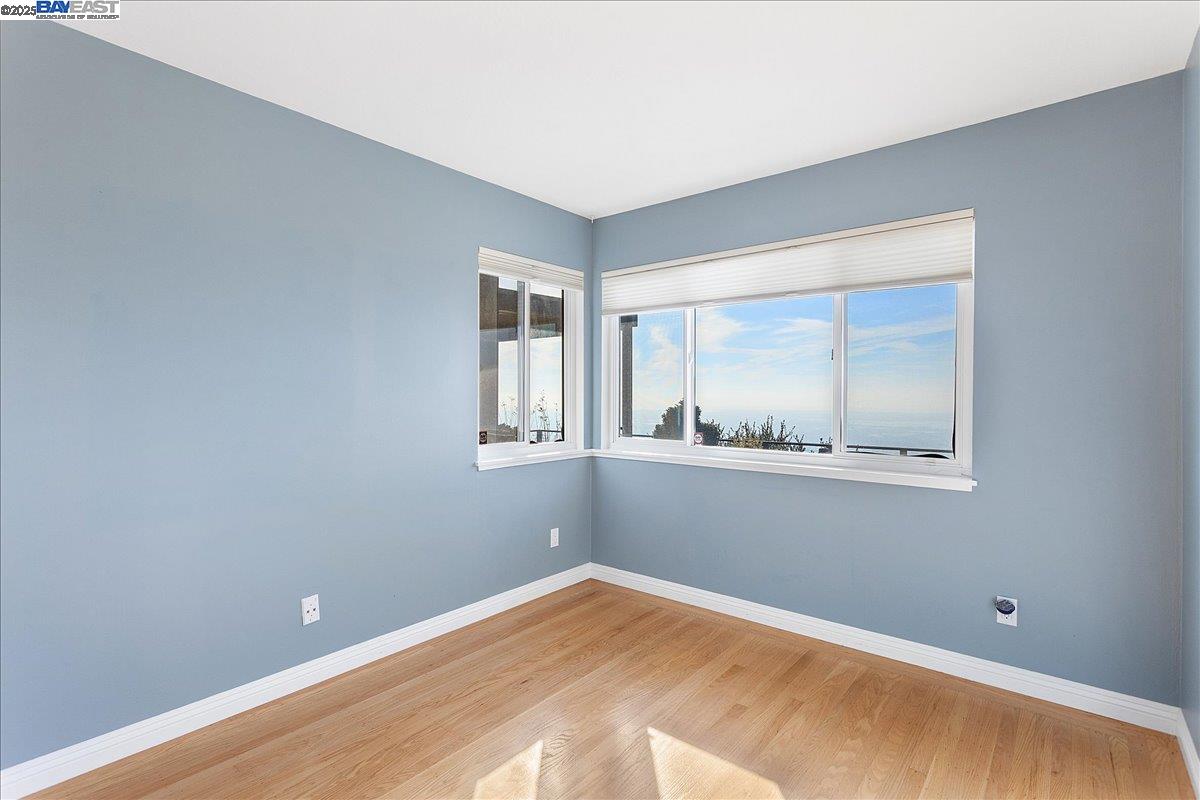 Detail Gallery Image 18 of 24 For 75 Chadbourne Way, Oakland,  CA 94619 - 5 Beds | 2/1 Baths