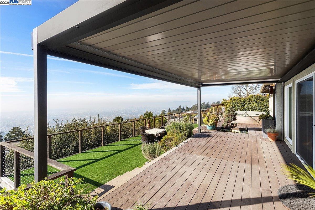 Detail Gallery Image 20 of 24 For 75 Chadbourne Way, Oakland,  CA 94619 - 5 Beds | 2/1 Baths