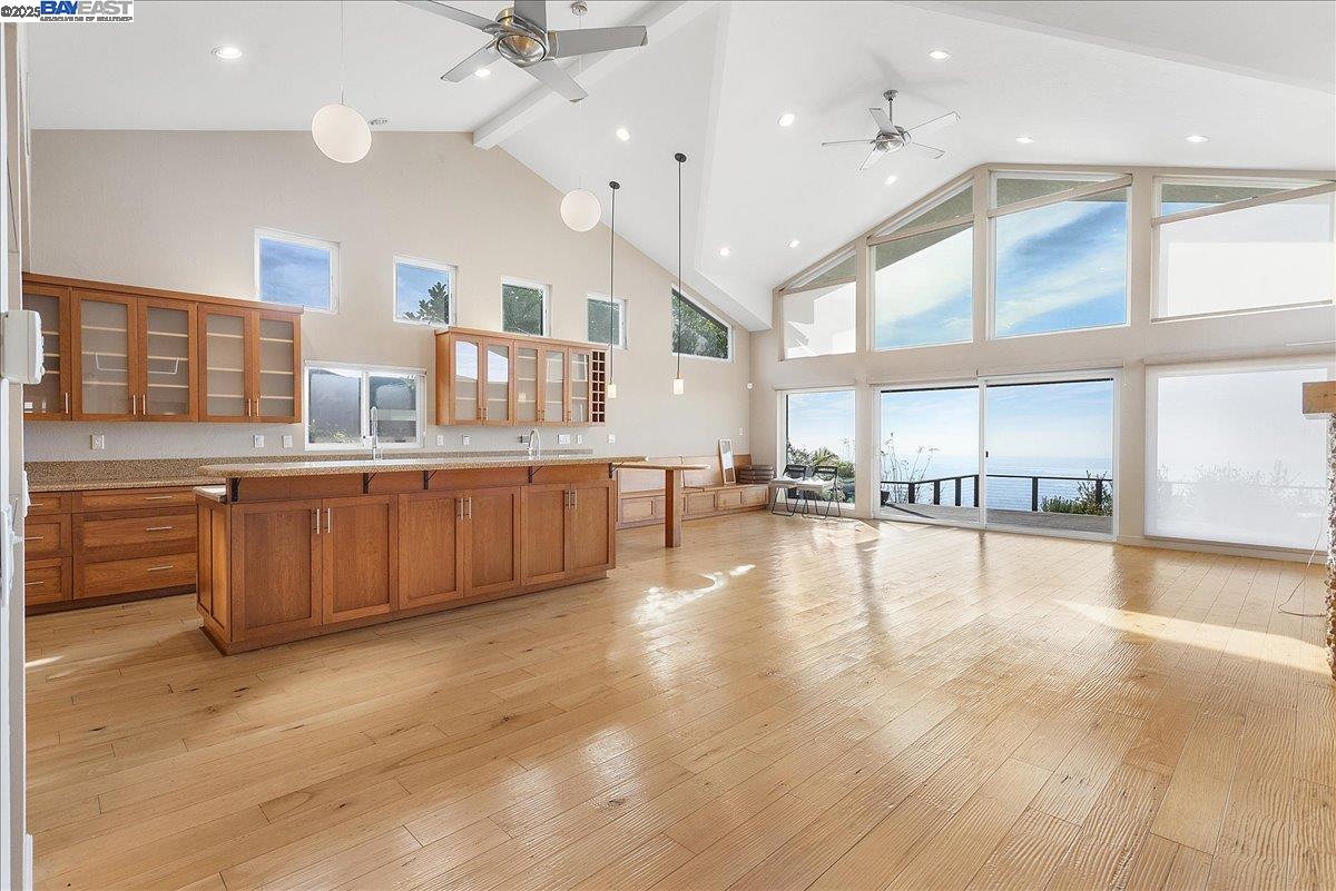 Detail Gallery Image 4 of 24 For 75 Chadbourne Way, Oakland,  CA 94619 - 5 Beds | 2/1 Baths