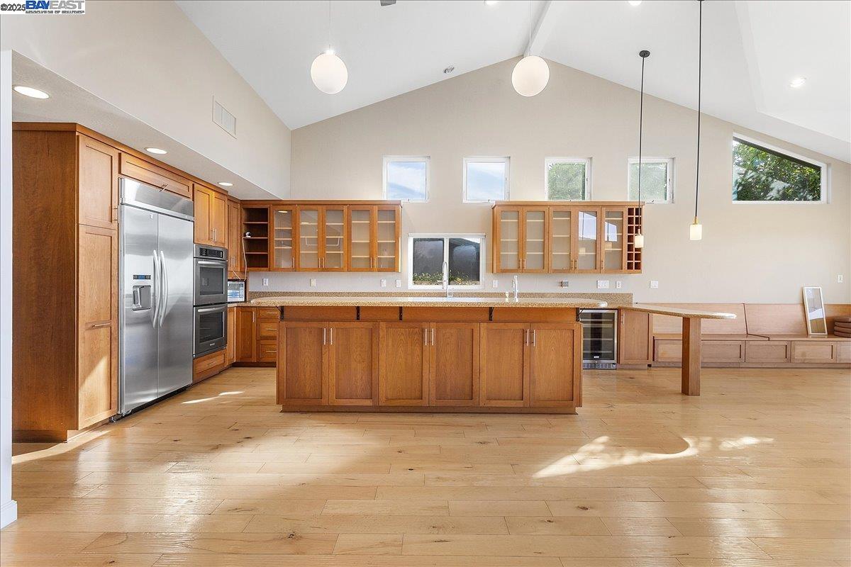 Detail Gallery Image 5 of 24 For 75 Chadbourne Way, Oakland,  CA 94619 - 5 Beds | 2/1 Baths