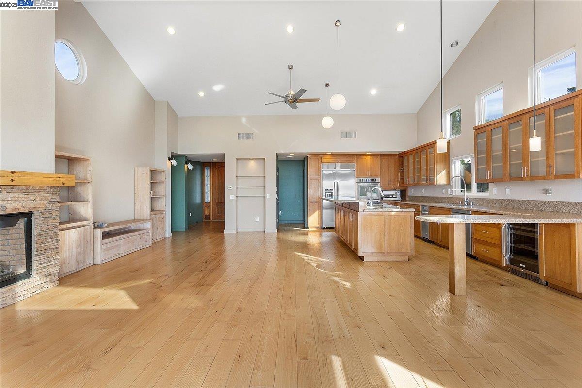 Detail Gallery Image 7 of 24 For 75 Chadbourne Way, Oakland,  CA 94619 - 5 Beds | 2/1 Baths