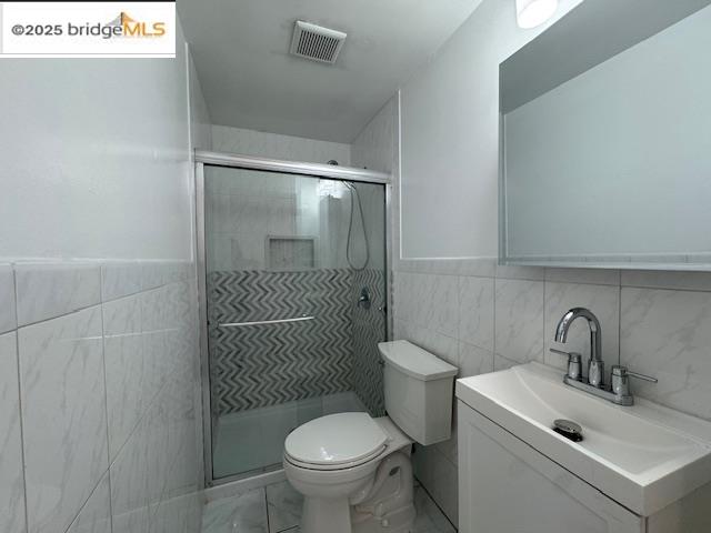 Detail Gallery Image 4 of 18 For 916 W 4th St, Antioch,  CA 94509 - 2 Beds | 2 Baths