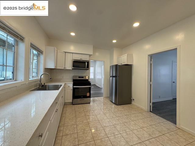 Detail Gallery Image 8 of 18 For 916 W 4th St, Antioch,  CA 94509 - 2 Beds | 2 Baths