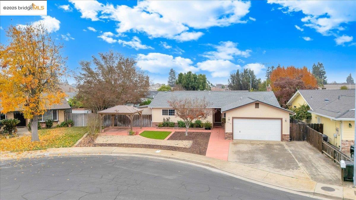 Detail Gallery Image 3 of 47 For 1870 Shadyside Ct, Oakdale,  CA 95361 - 4 Beds | 2 Baths