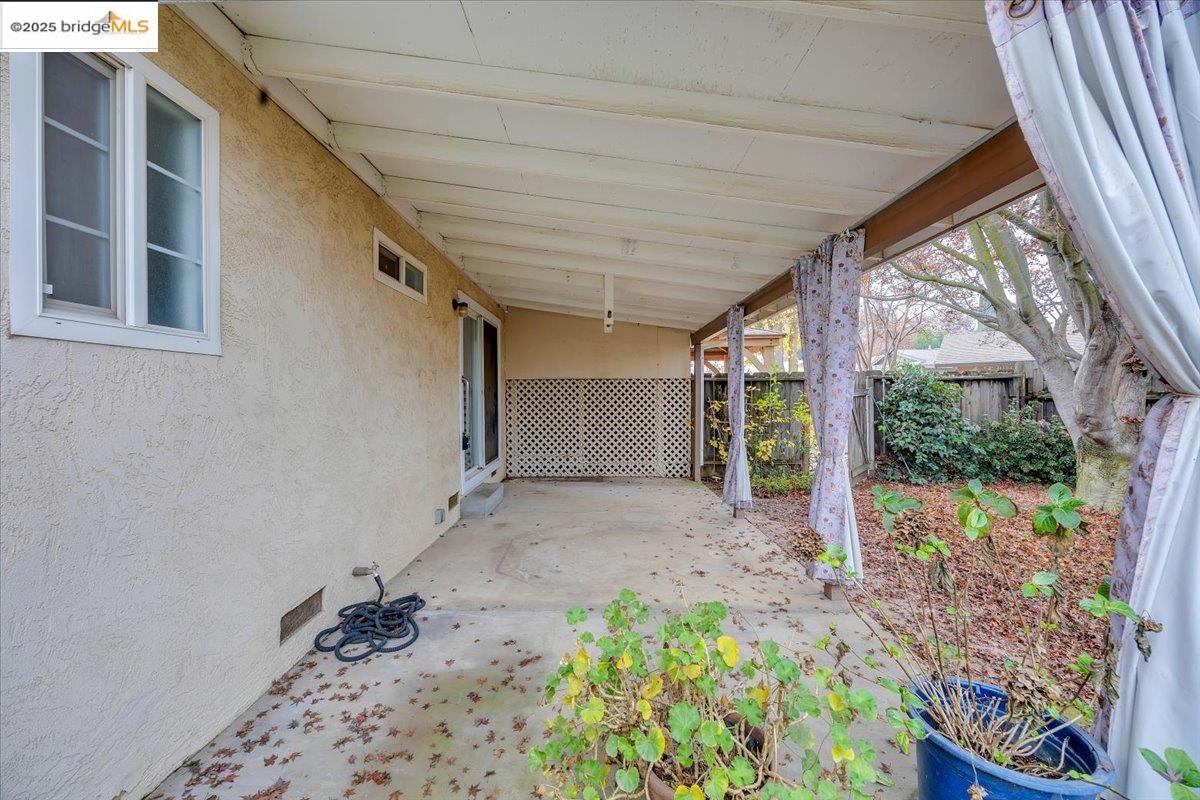 Detail Gallery Image 9 of 47 For 1870 Shadyside Ct, Oakdale,  CA 95361 - 4 Beds | 2 Baths