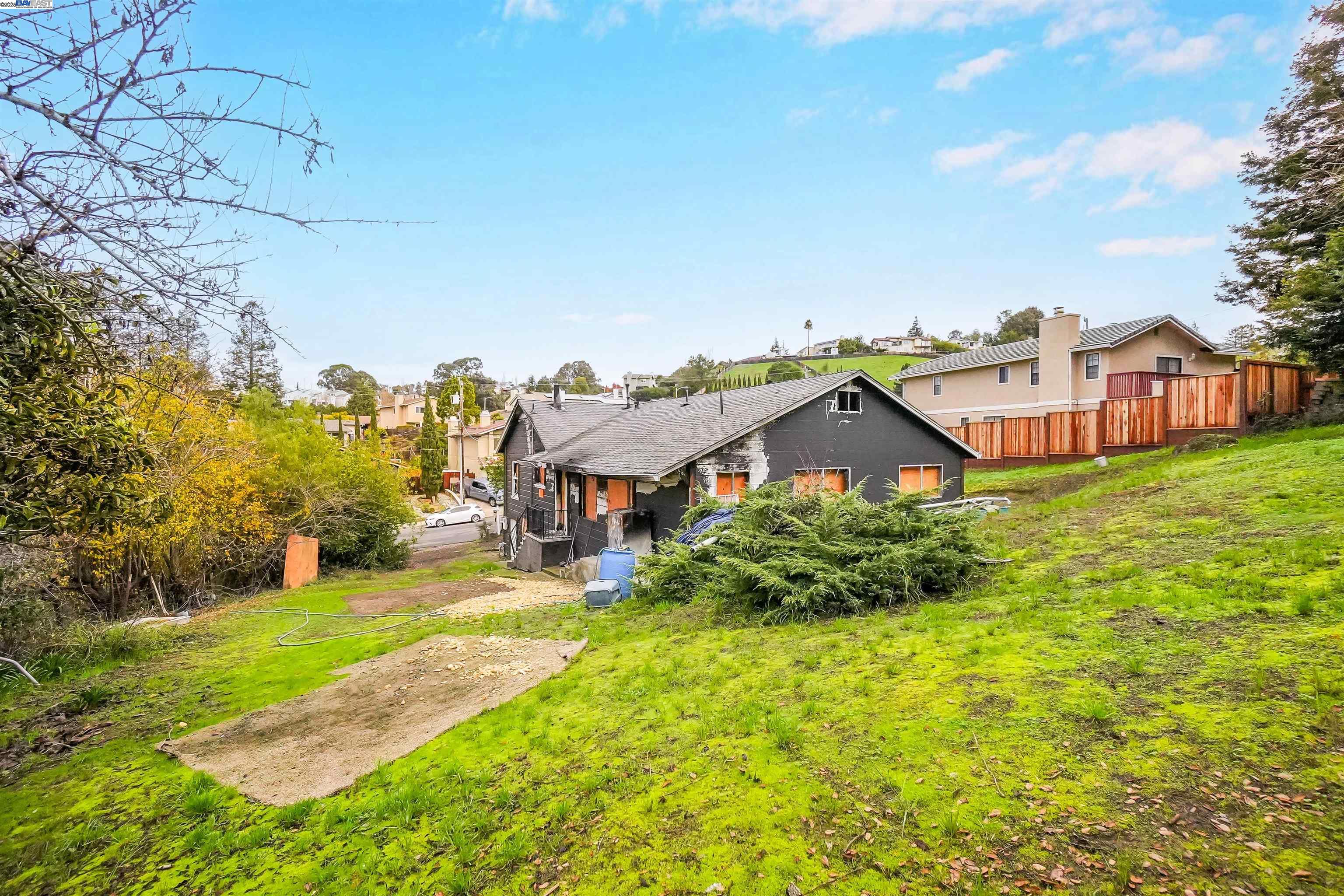 Detail Gallery Image 14 of 30 For 27449 Dobbel Ave, Hayward,  CA 94542 - 4 Beds | 2 Baths