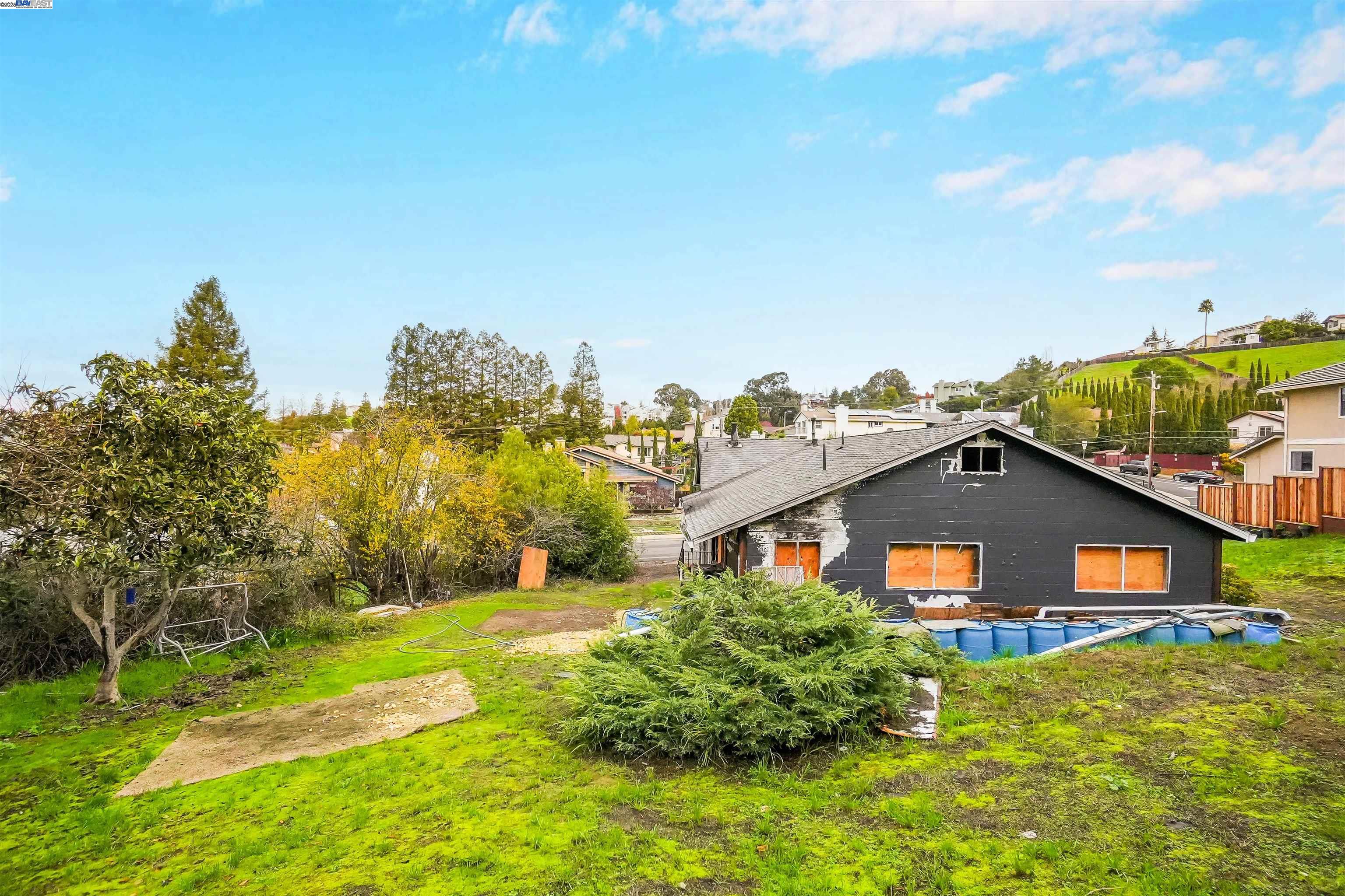 Detail Gallery Image 15 of 30 For 27449 Dobbel Ave, Hayward,  CA 94542 - 4 Beds | 2 Baths