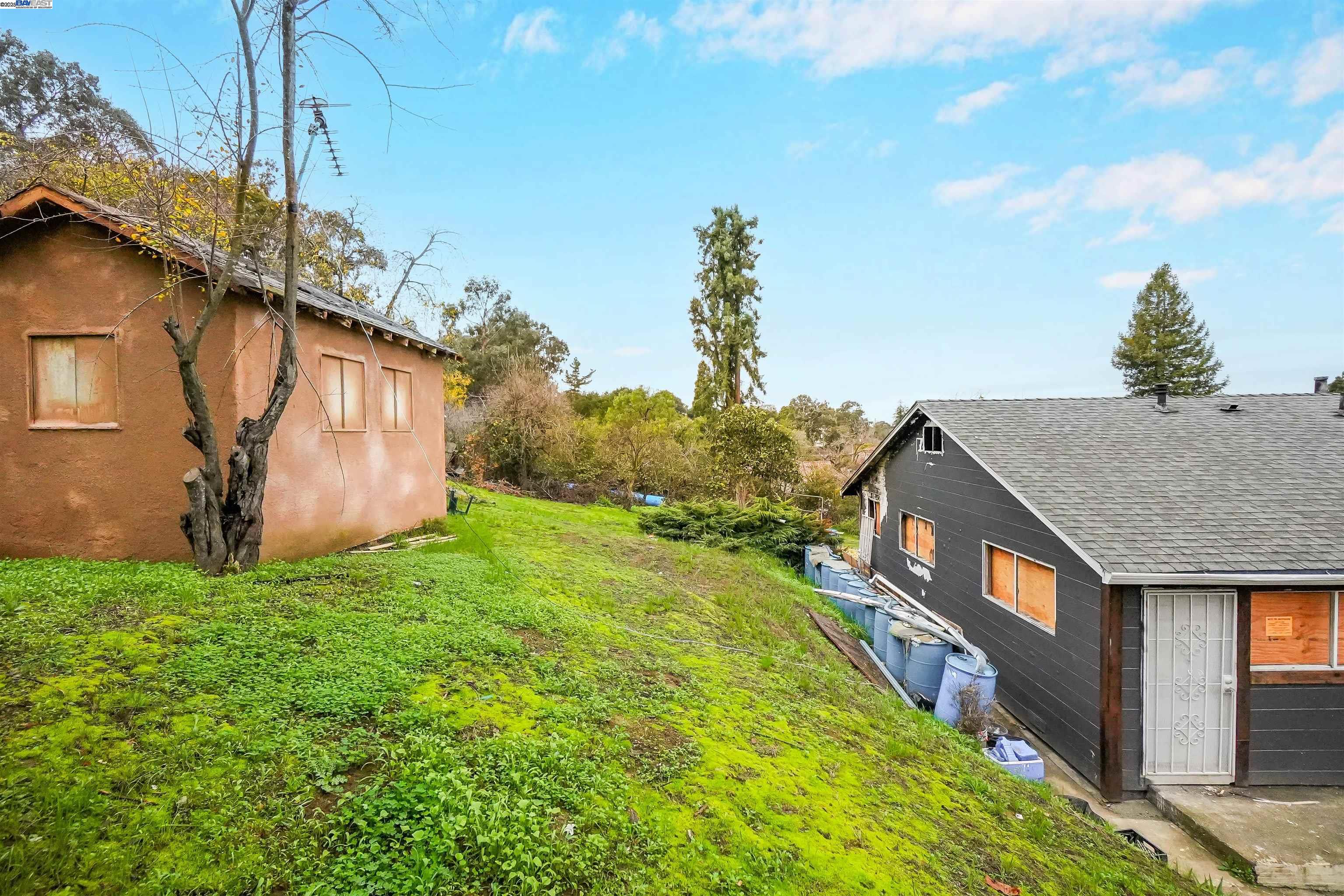 Detail Gallery Image 16 of 30 For 27449 Dobbel Ave, Hayward,  CA 94542 - 4 Beds | 2 Baths