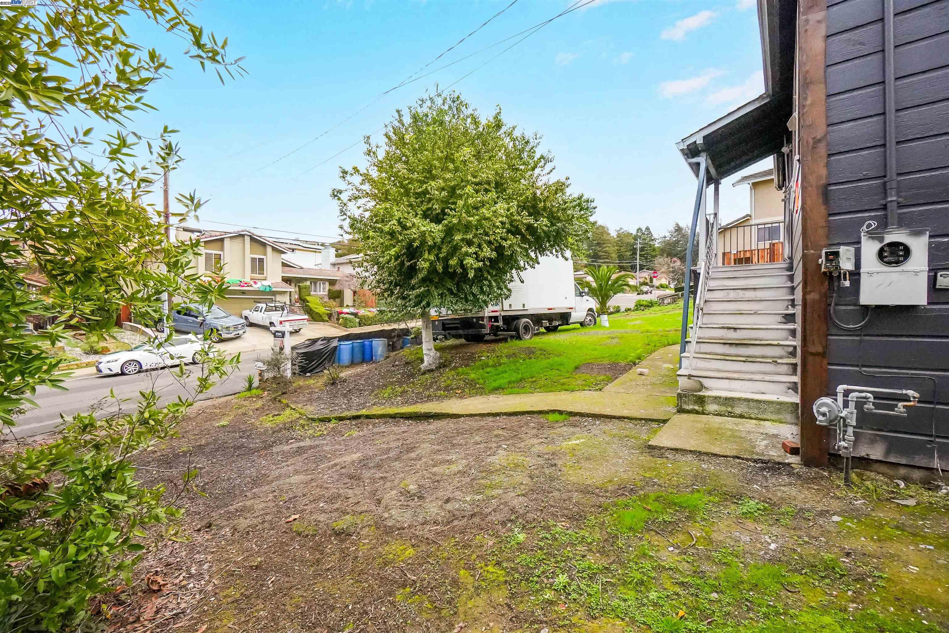 Detail Gallery Image 3 of 30 For 27449 Dobbel Ave, Hayward,  CA 94542 - 4 Beds | 2 Baths