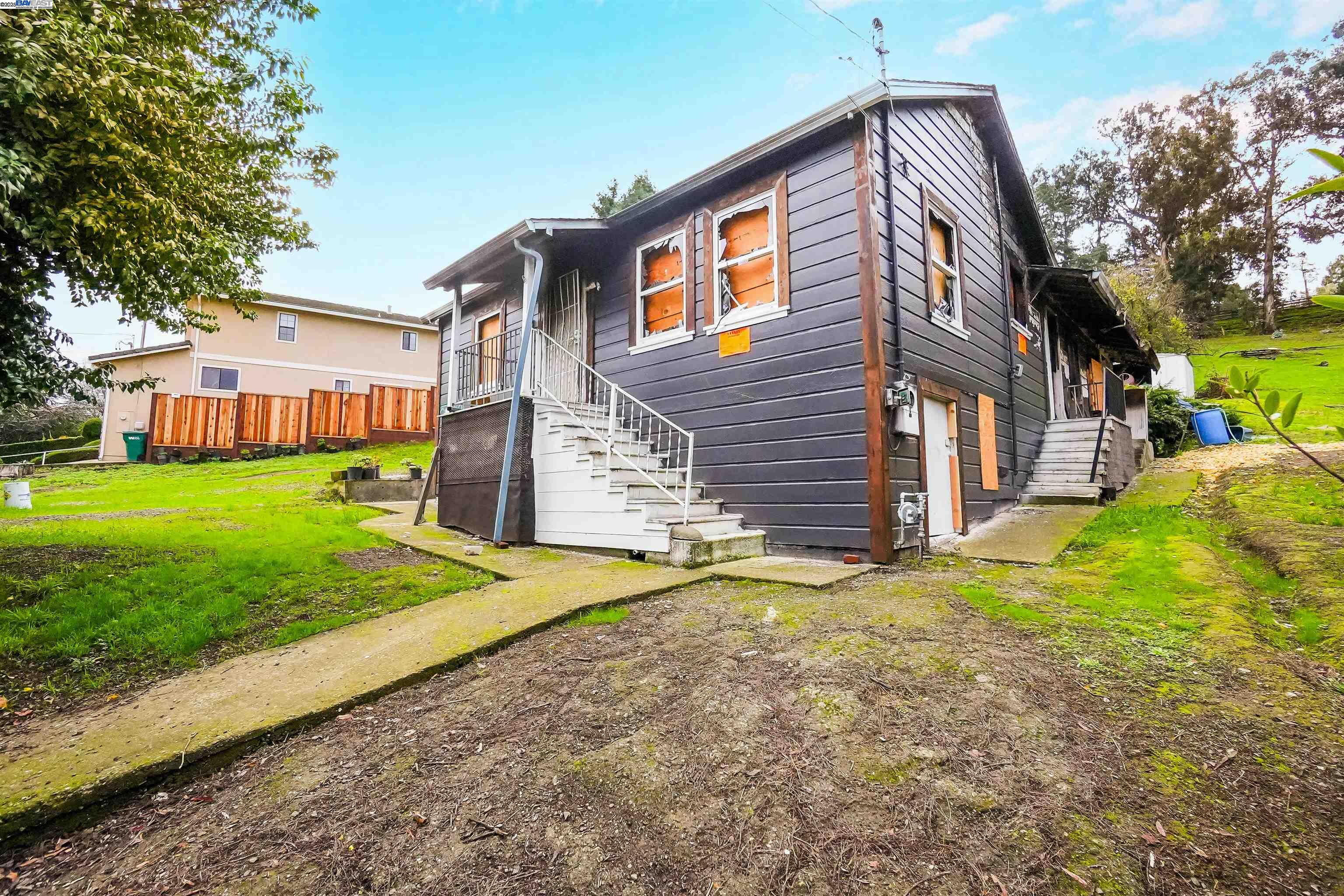 Detail Gallery Image 7 of 30 For 27449 Dobbel Ave, Hayward,  CA 94542 - 4 Beds | 2 Baths