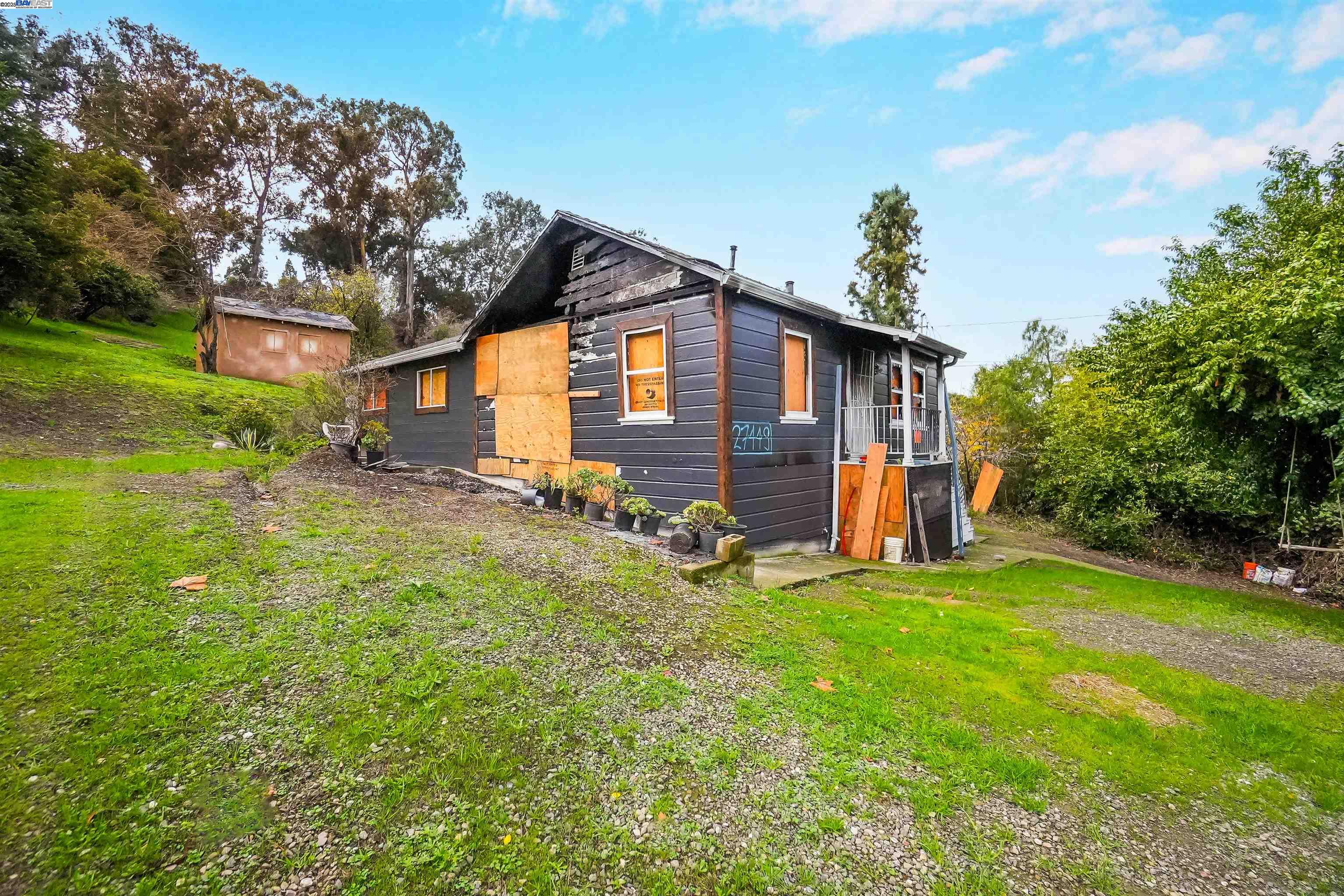 Detail Gallery Image 10 of 30 For 27449 Dobbel Ave, Hayward,  CA 94542 - 4 Beds | 2 Baths