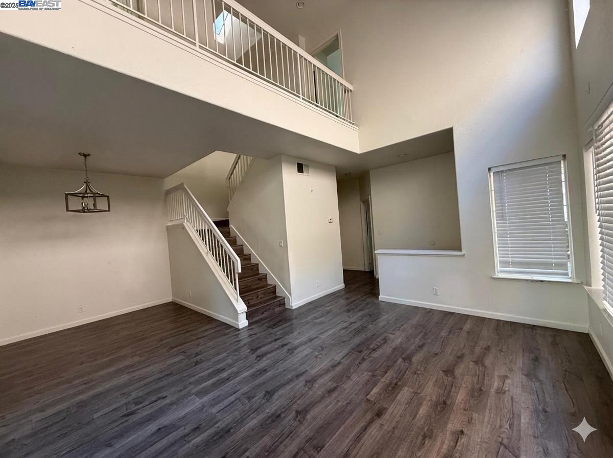 Detail Gallery Image 7 of 11 For 39965 Potrero Dr, Newark,  CA 94560 - 4 Beds | 3 Baths