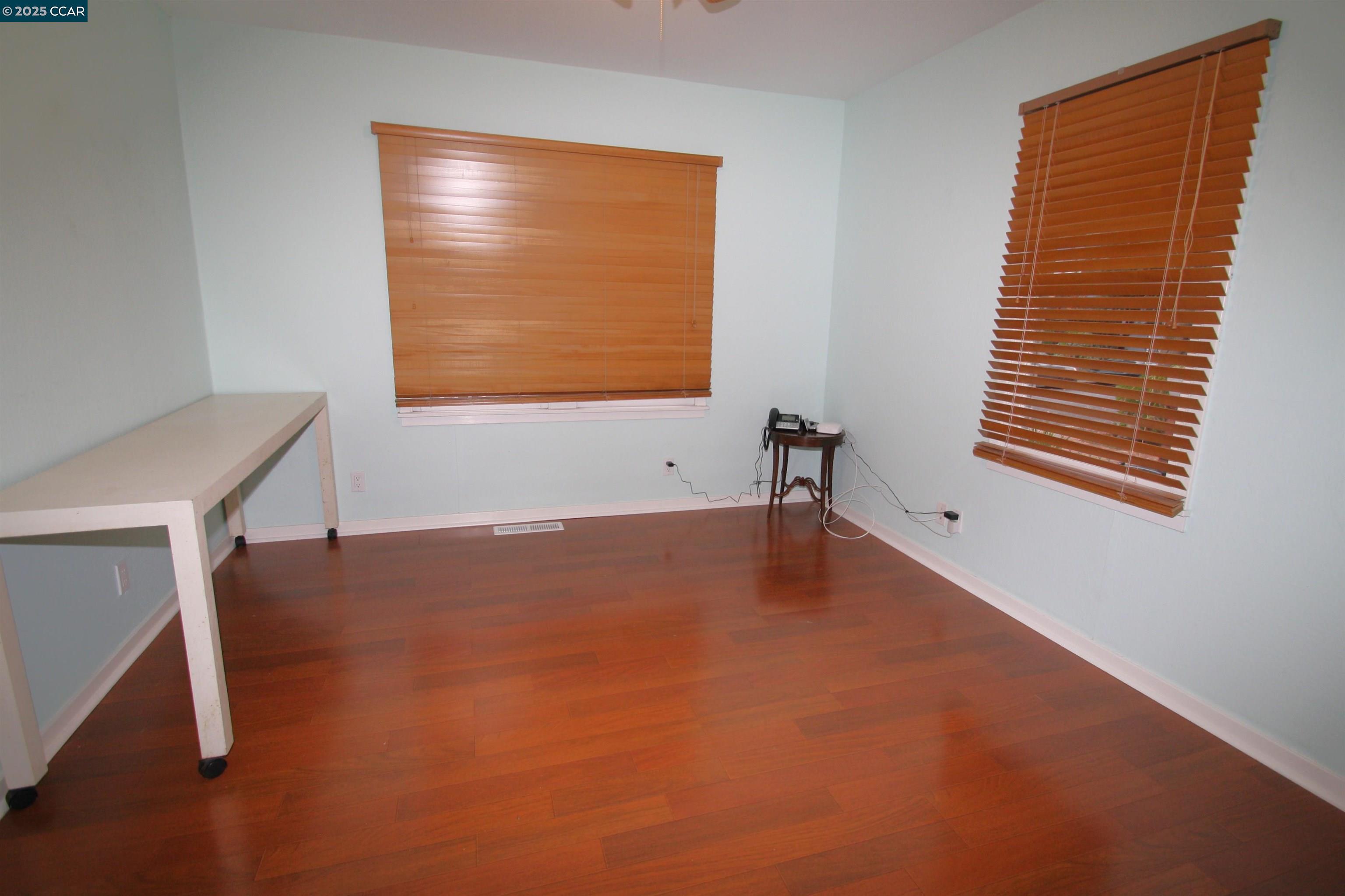 Detail Gallery Image 17 of 26 For 1002 Warren St, Martinez,  CA 94553 - 2 Beds | 1 Baths