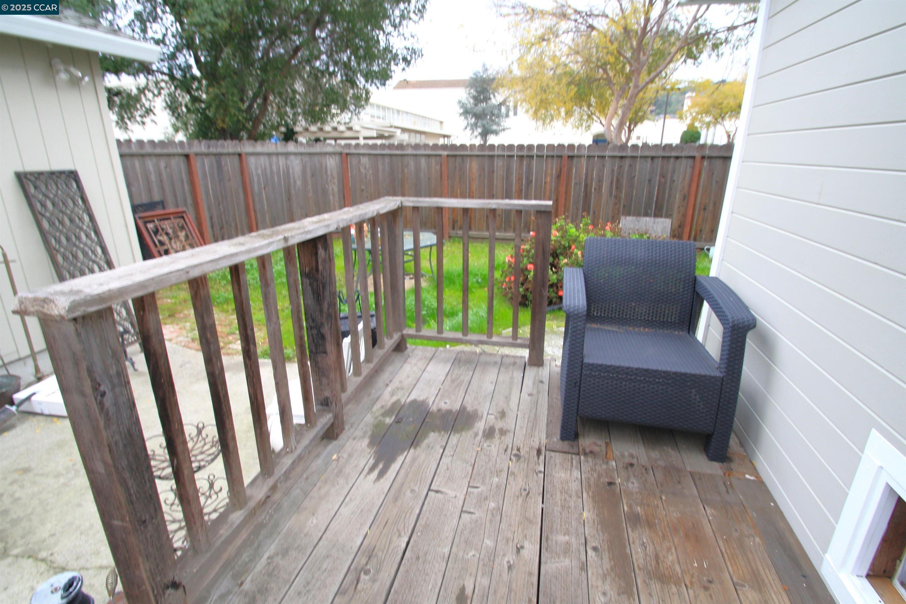 Detail Gallery Image 20 of 26 For 1002 Warren St, Martinez,  CA 94553 - 2 Beds | 1 Baths