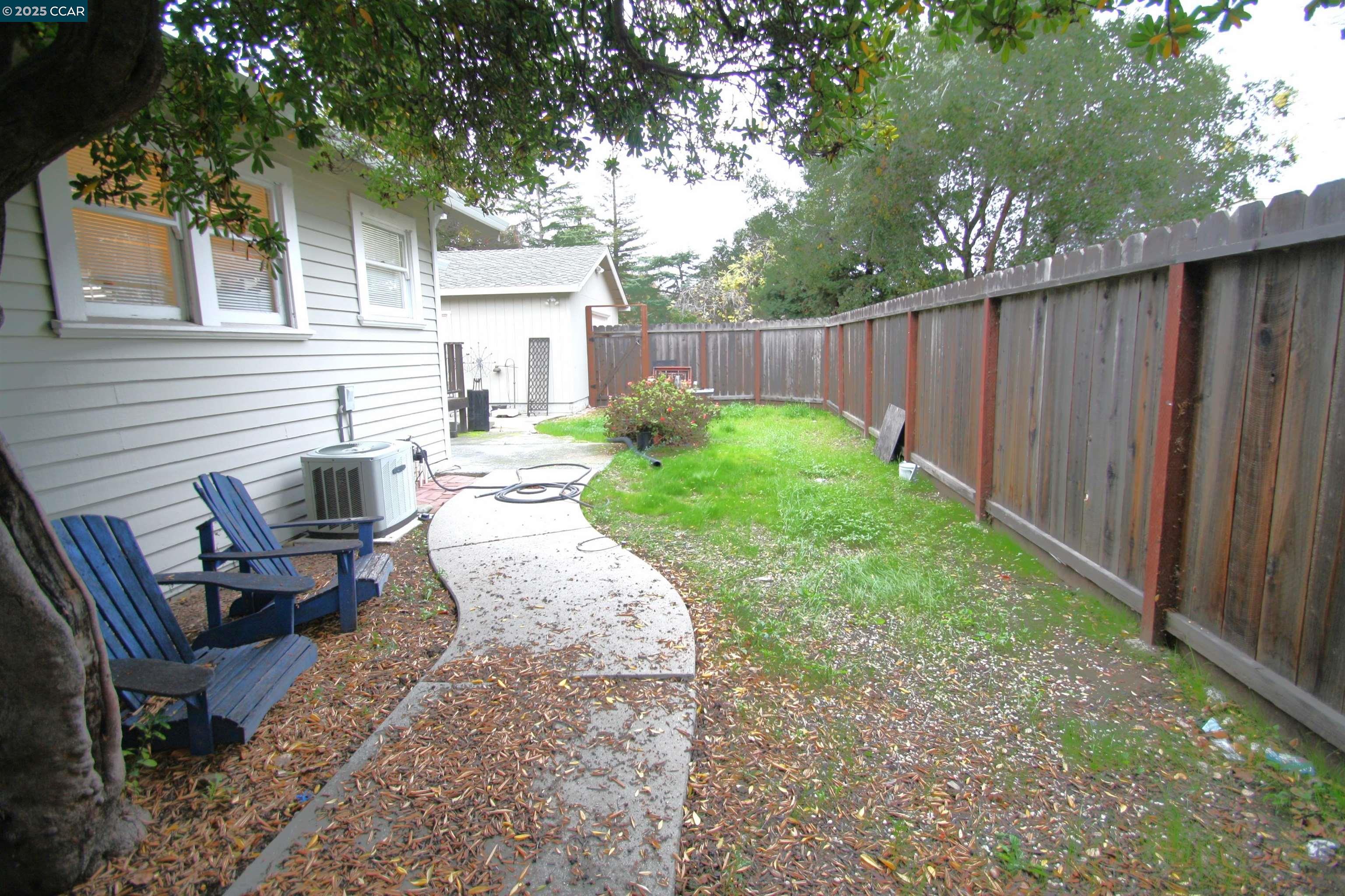 Detail Gallery Image 23 of 26 For 1002 Warren St, Martinez,  CA 94553 - 2 Beds | 1 Baths