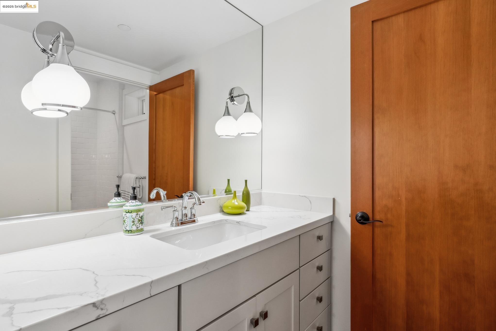 Detail Gallery Image 28 of 38 For 4428 Howe St, Oakland,  CA 94611 - 4 Beds | 3/1 Baths