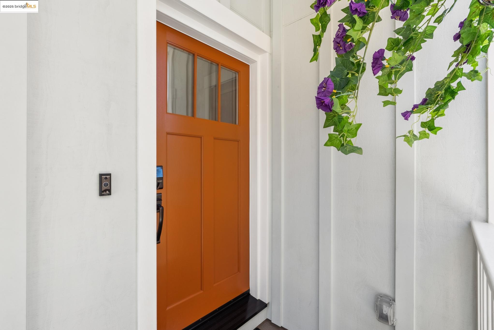 Detail Gallery Image 4 of 38 For 4428 Howe St, Oakland,  CA 94611 - 4 Beds | 3/1 Baths