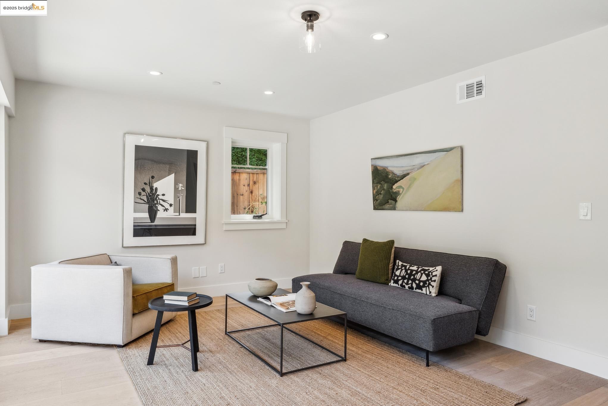 Detail Gallery Image 32 of 38 For 4428 Howe St, Oakland,  CA 94611 - 4 Beds | 3/1 Baths