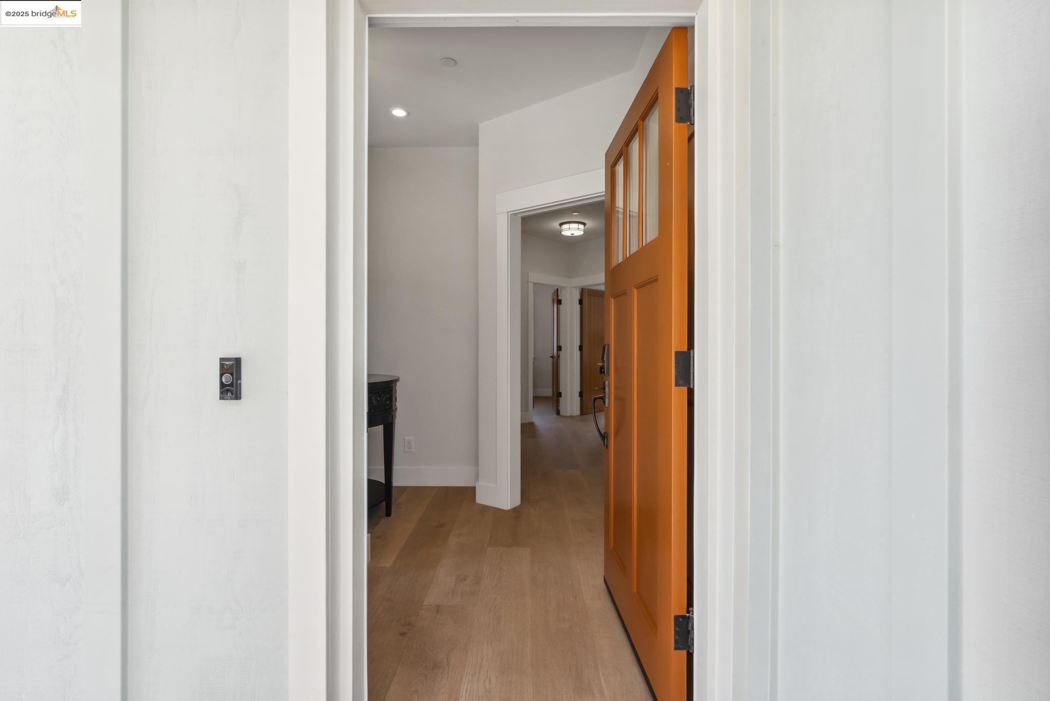 Detail Gallery Image 5 of 38 For 4428 Howe St, Oakland,  CA 94611 - 4 Beds | 3/1 Baths