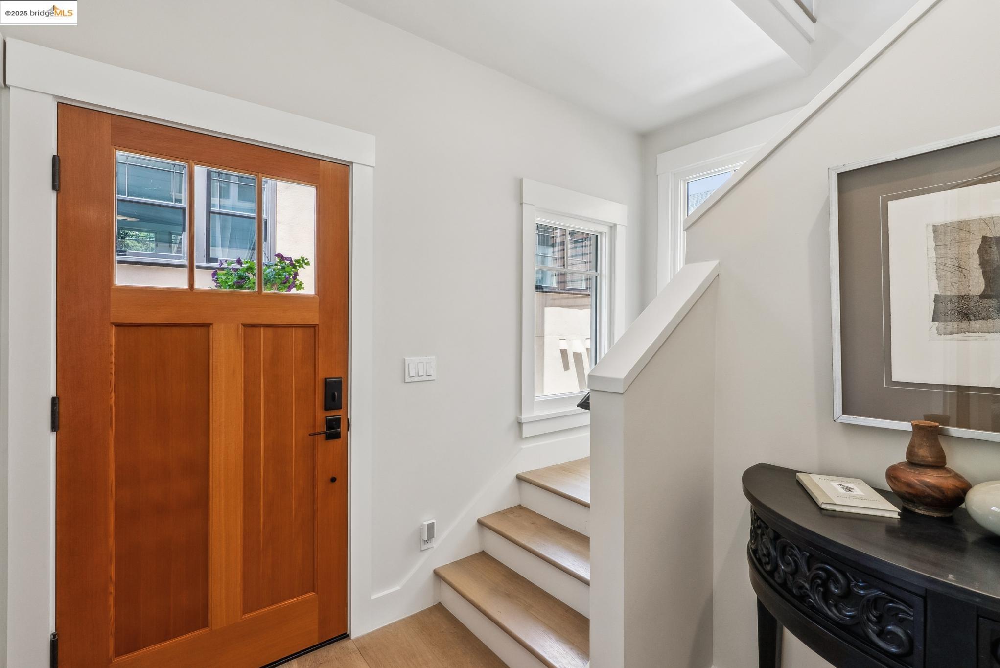 Detail Gallery Image 6 of 38 For 4428 Howe St, Oakland,  CA 94611 - 4 Beds | 3/1 Baths