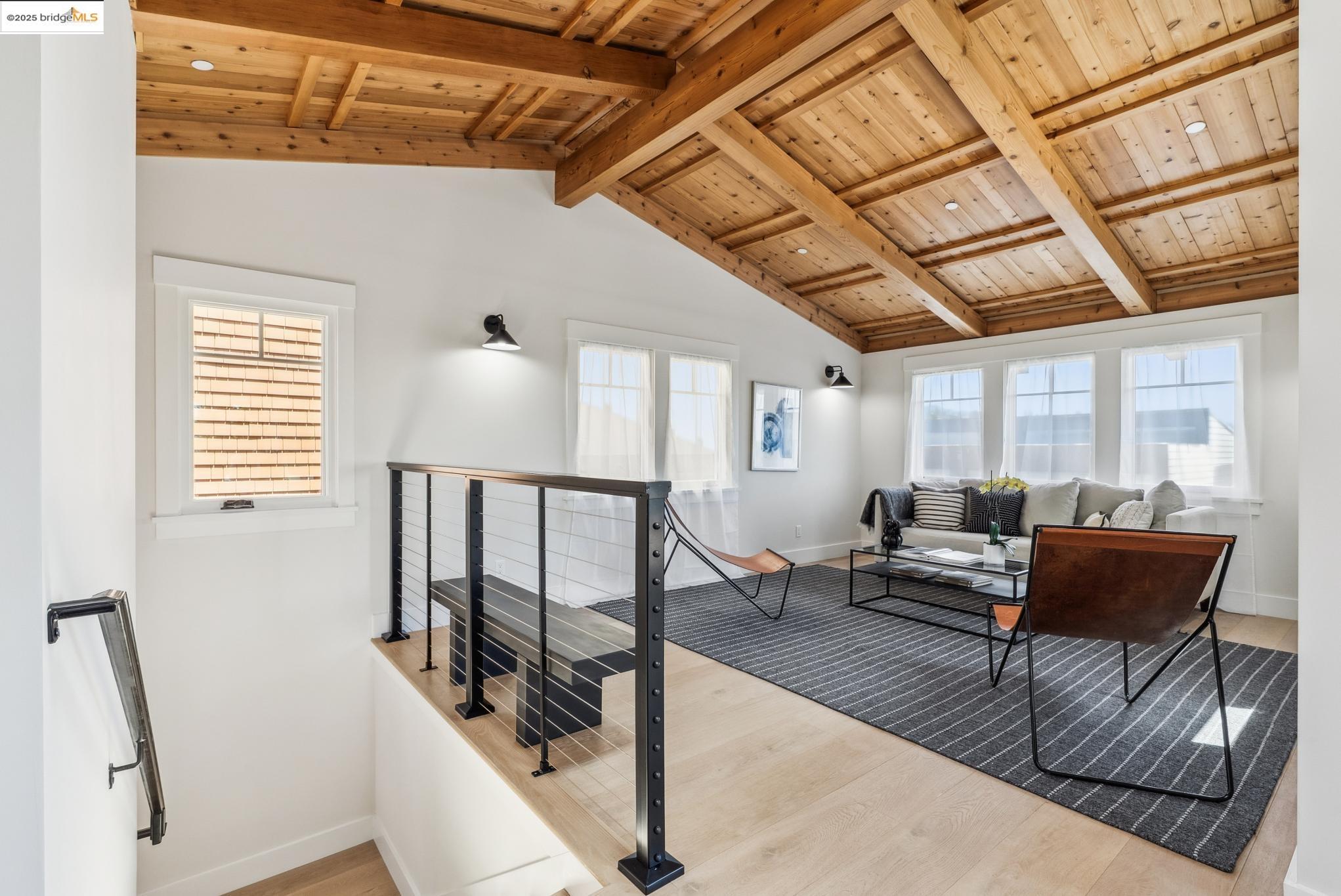 Detail Gallery Image 7 of 38 For 4428 Howe St, Oakland,  CA 94611 - 4 Beds | 3/1 Baths