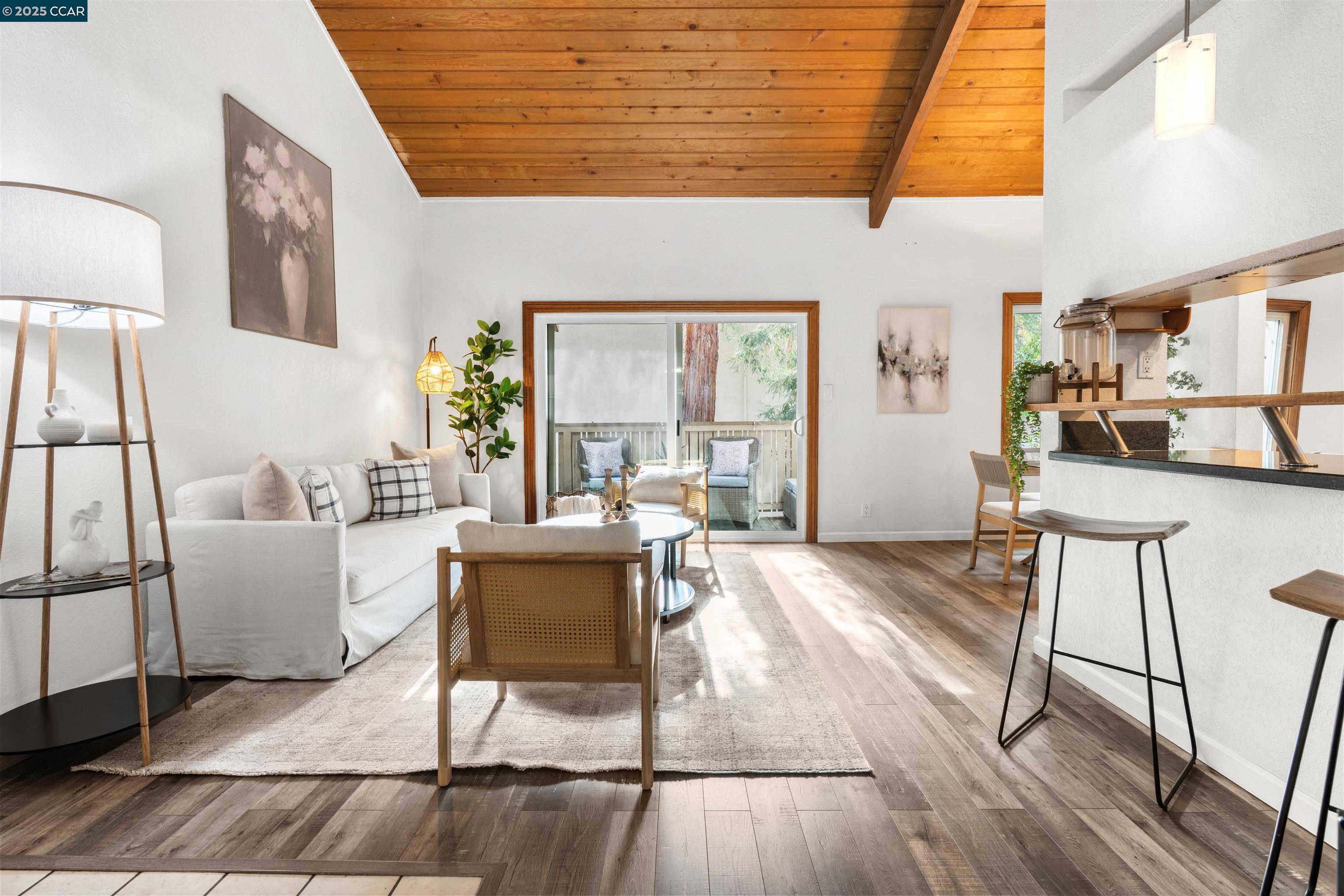 Photo #2: 41119469 Listing: Photo #2