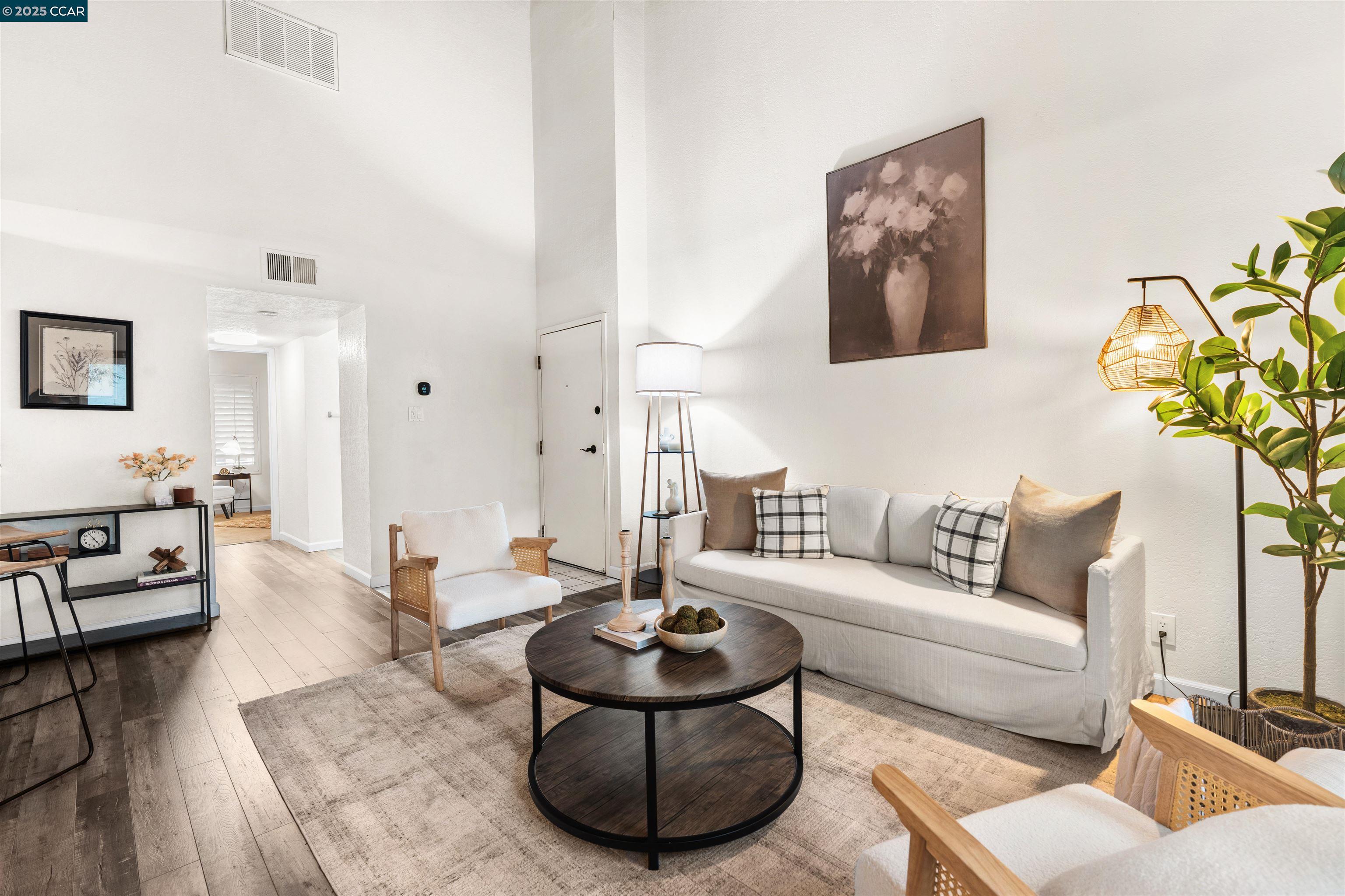 Photo #5: 41119469 Listing: Photo #5