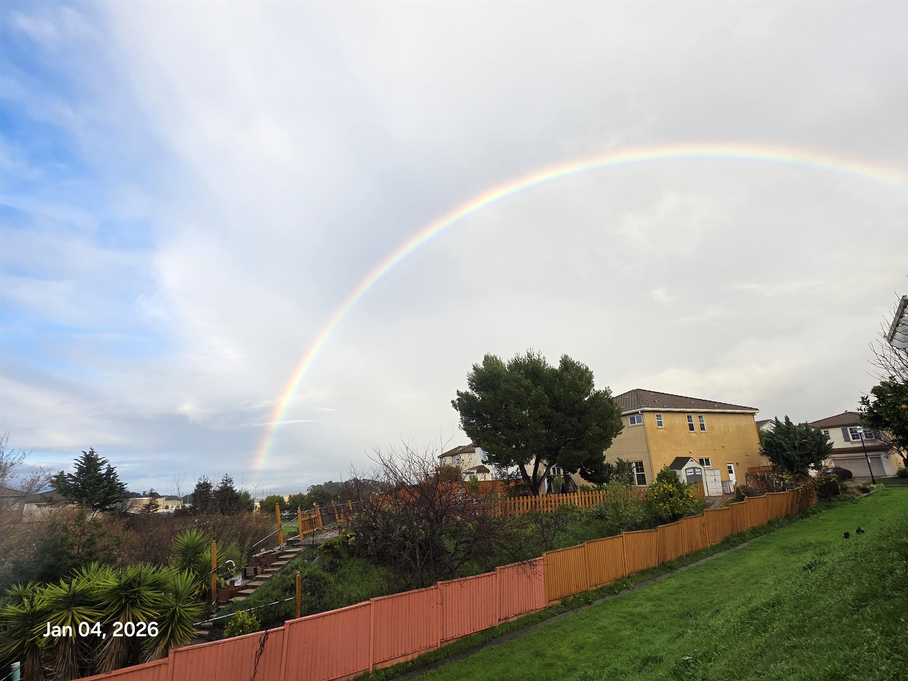 Detail Gallery Image 2 of 56 For 5701 Oakmont Dr, Richmond,  CA 94806 - 5 Beds | 3 Baths