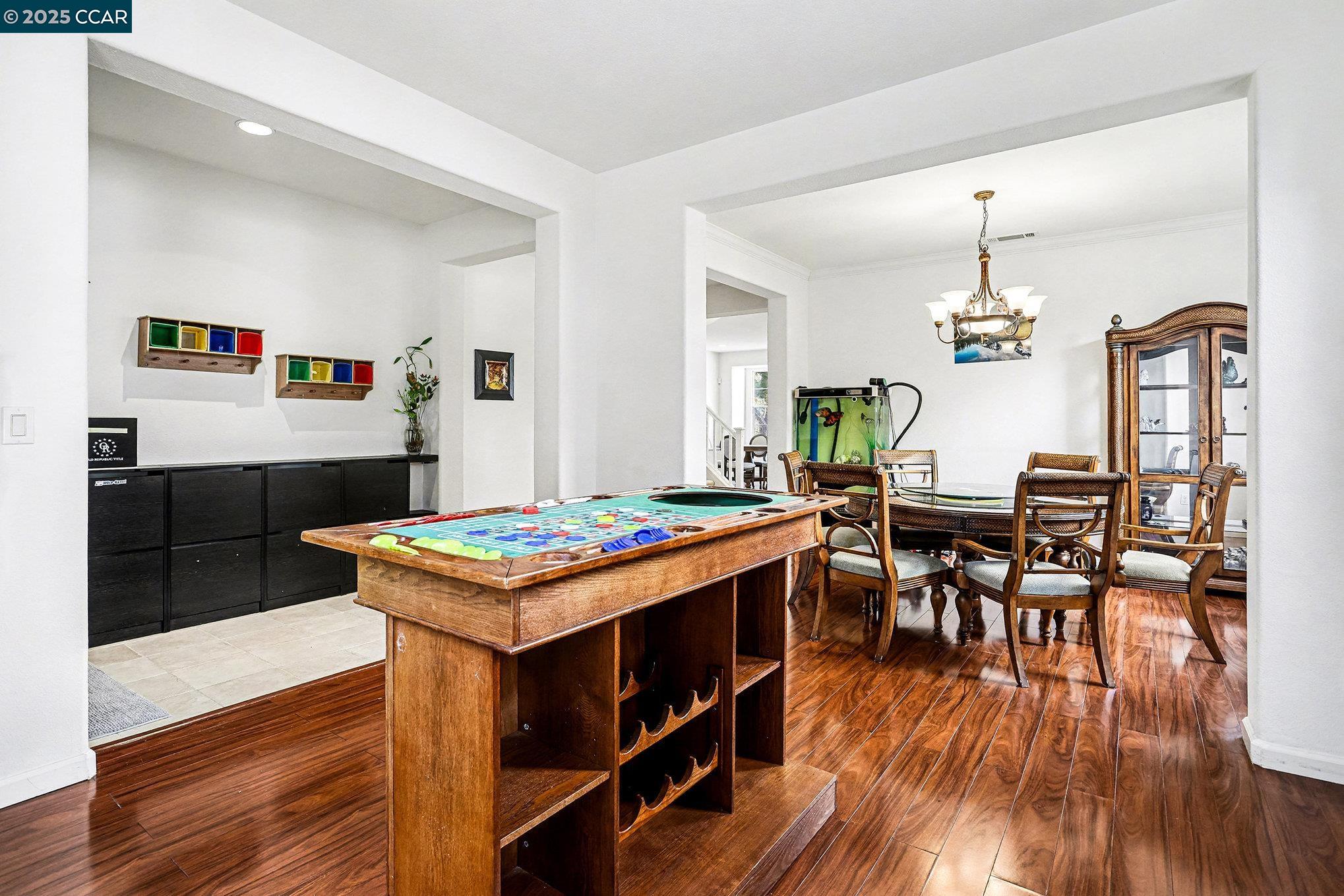 Detail Gallery Image 15 of 56 For 5701 Oakmont Dr, Richmond,  CA 94806 - 5 Beds | 3 Baths