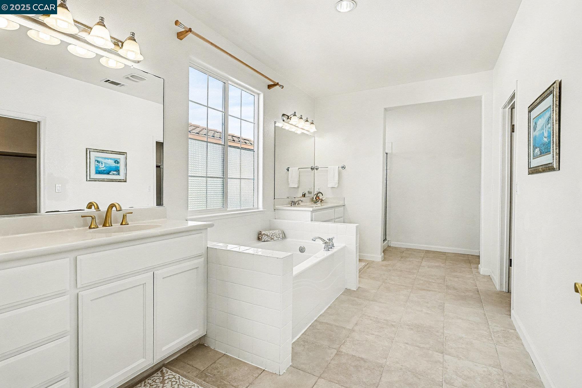 Detail Gallery Image 21 of 42 For 5701 Oakmont Dr, Richmond,  CA 94806 - 5 Beds | 3 Baths