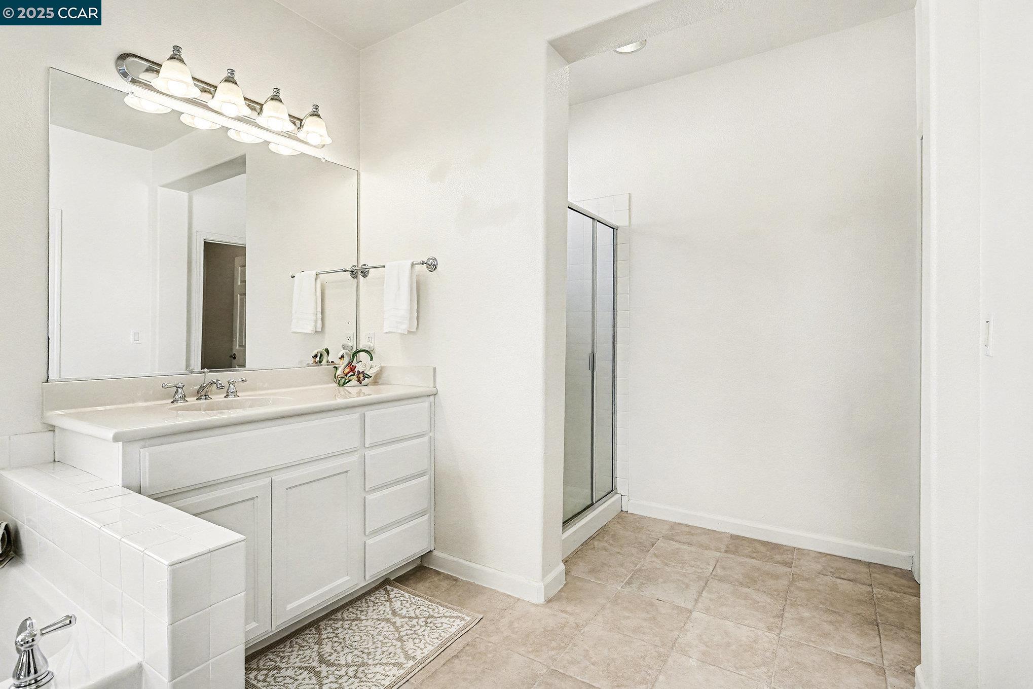 Detail Gallery Image 22 of 42 For 5701 Oakmont Dr, Richmond,  CA 94806 - 5 Beds | 3 Baths