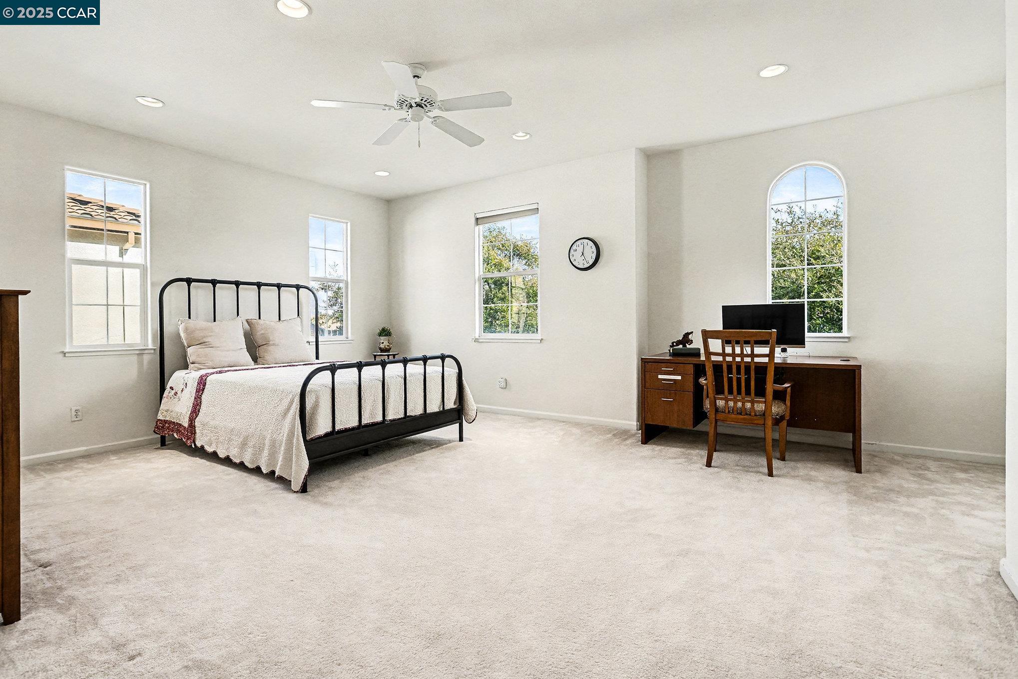 Detail Gallery Image 23 of 42 For 5701 Oakmont Dr, Richmond,  CA 94806 - 5 Beds | 3 Baths