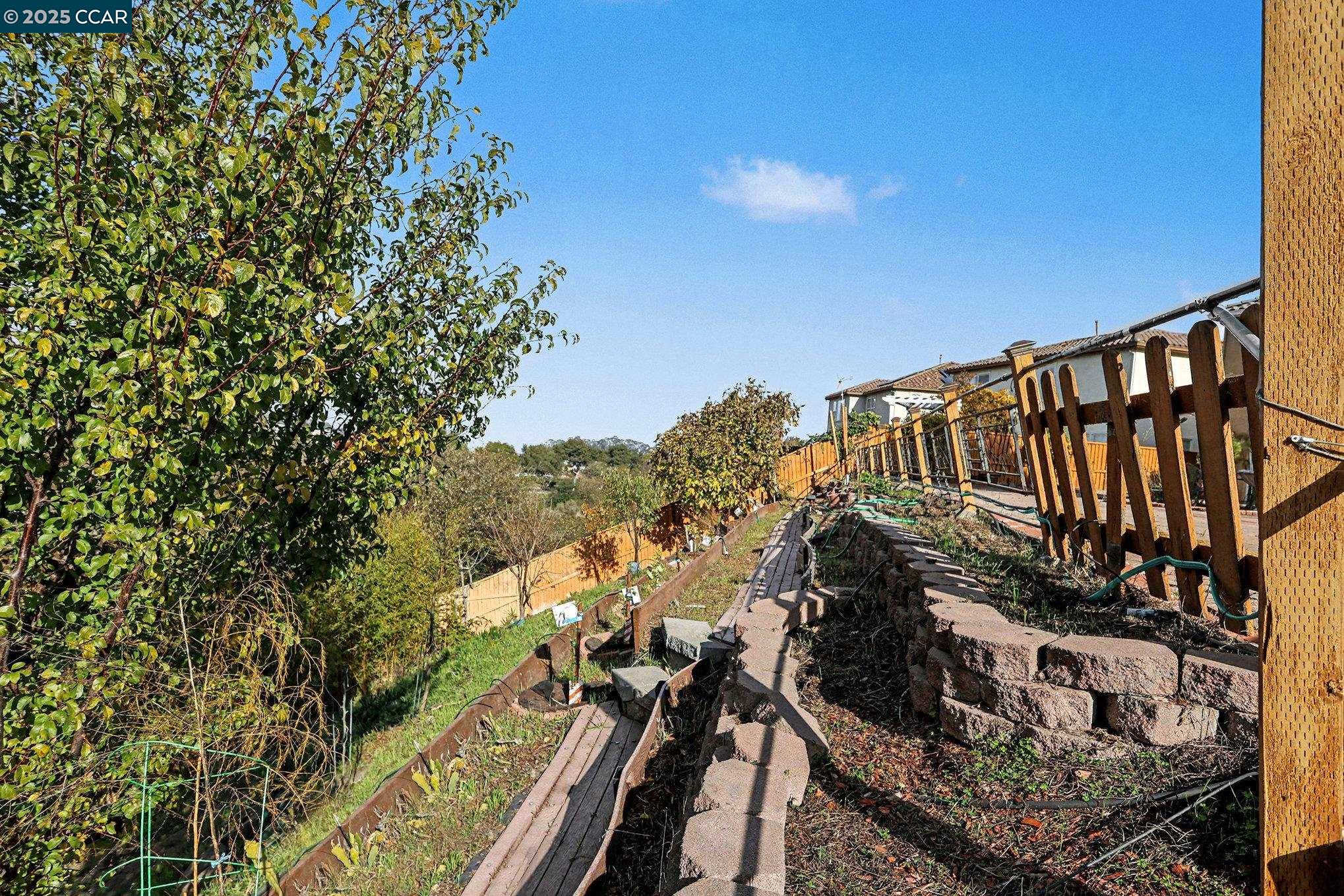 Detail Gallery Image 45 of 56 For 5701 Oakmont Dr, Richmond,  CA 94806 - 5 Beds | 3 Baths