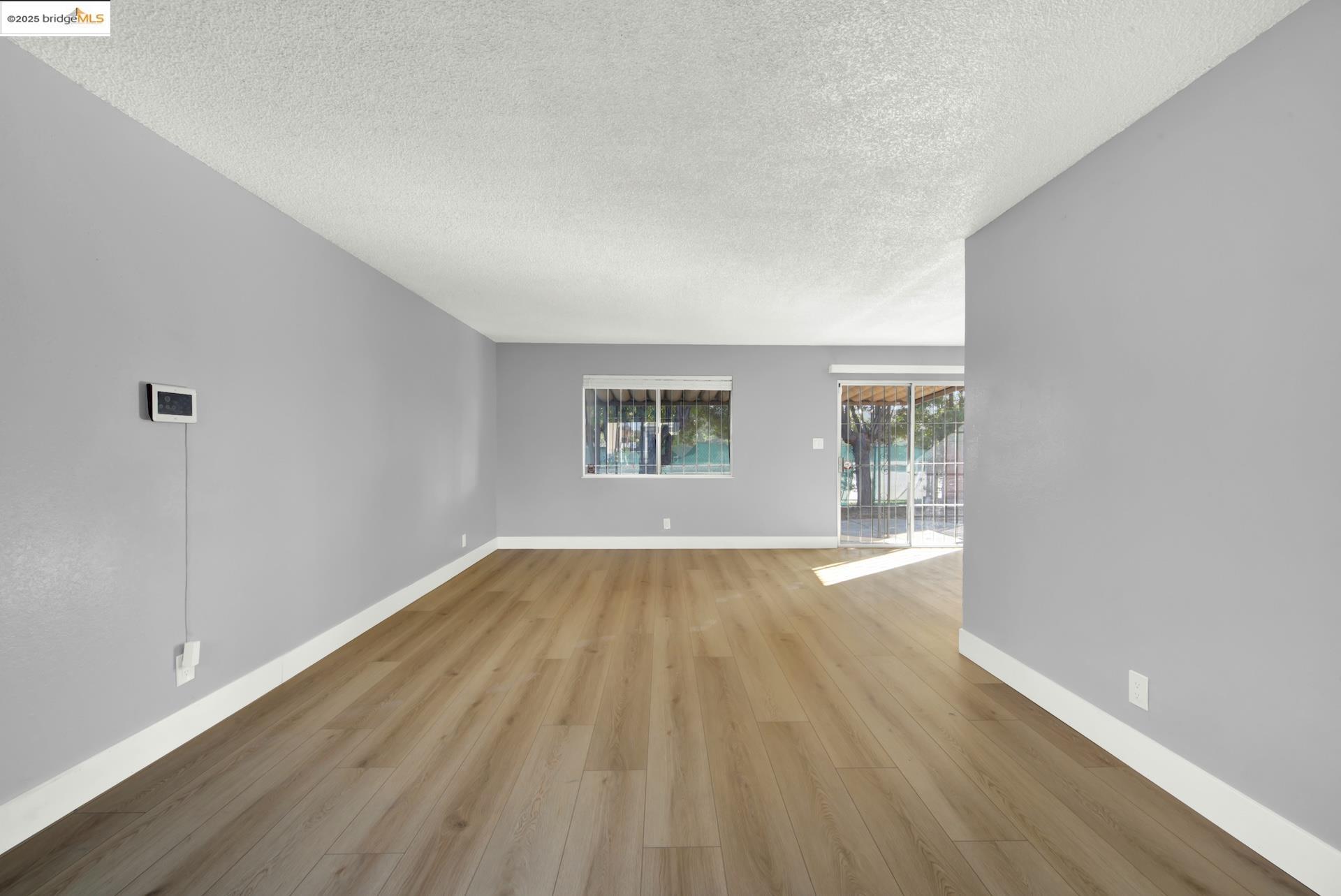 Detail Gallery Image 2 of 53 For 1232 73rd Ave, Oakland,  CA 94621 - 3 Beds | 2 Baths