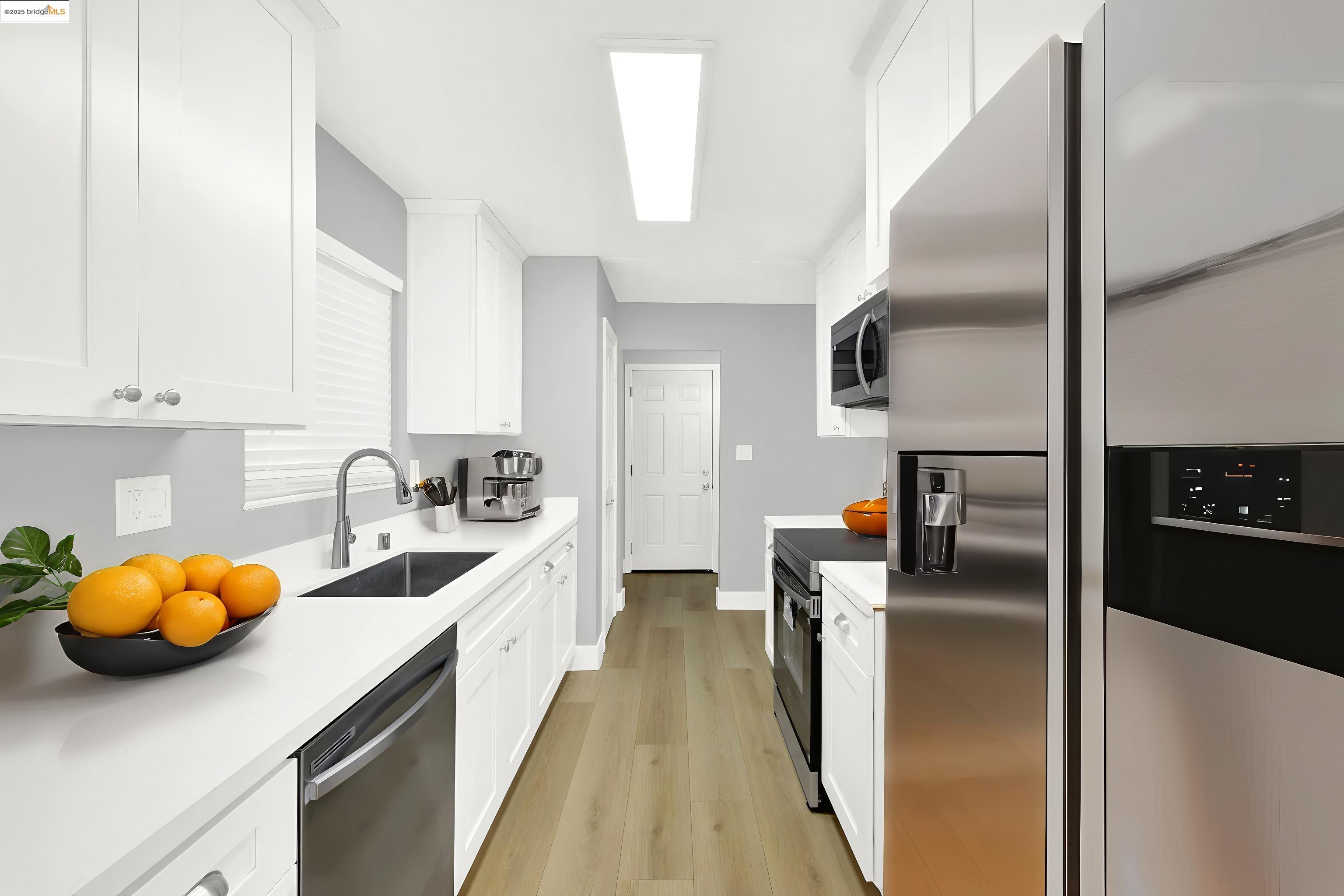 Detail Gallery Image 19 of 53 For 1232 73rd Ave, Oakland,  CA 94621 - 3 Beds | 2 Baths