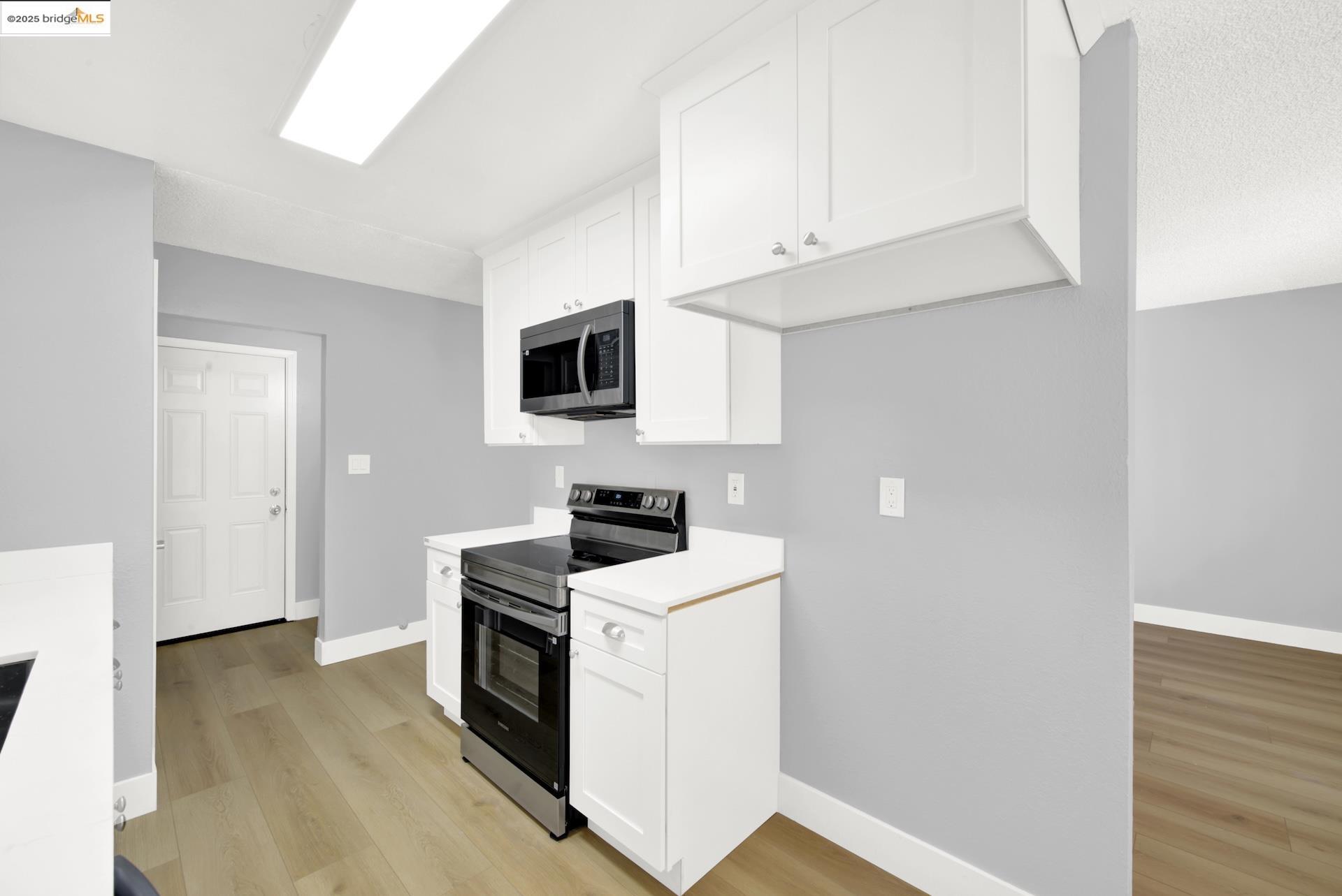 Detail Gallery Image 20 of 53 For 1232 73rd Ave, Oakland,  CA 94621 - 3 Beds | 2 Baths