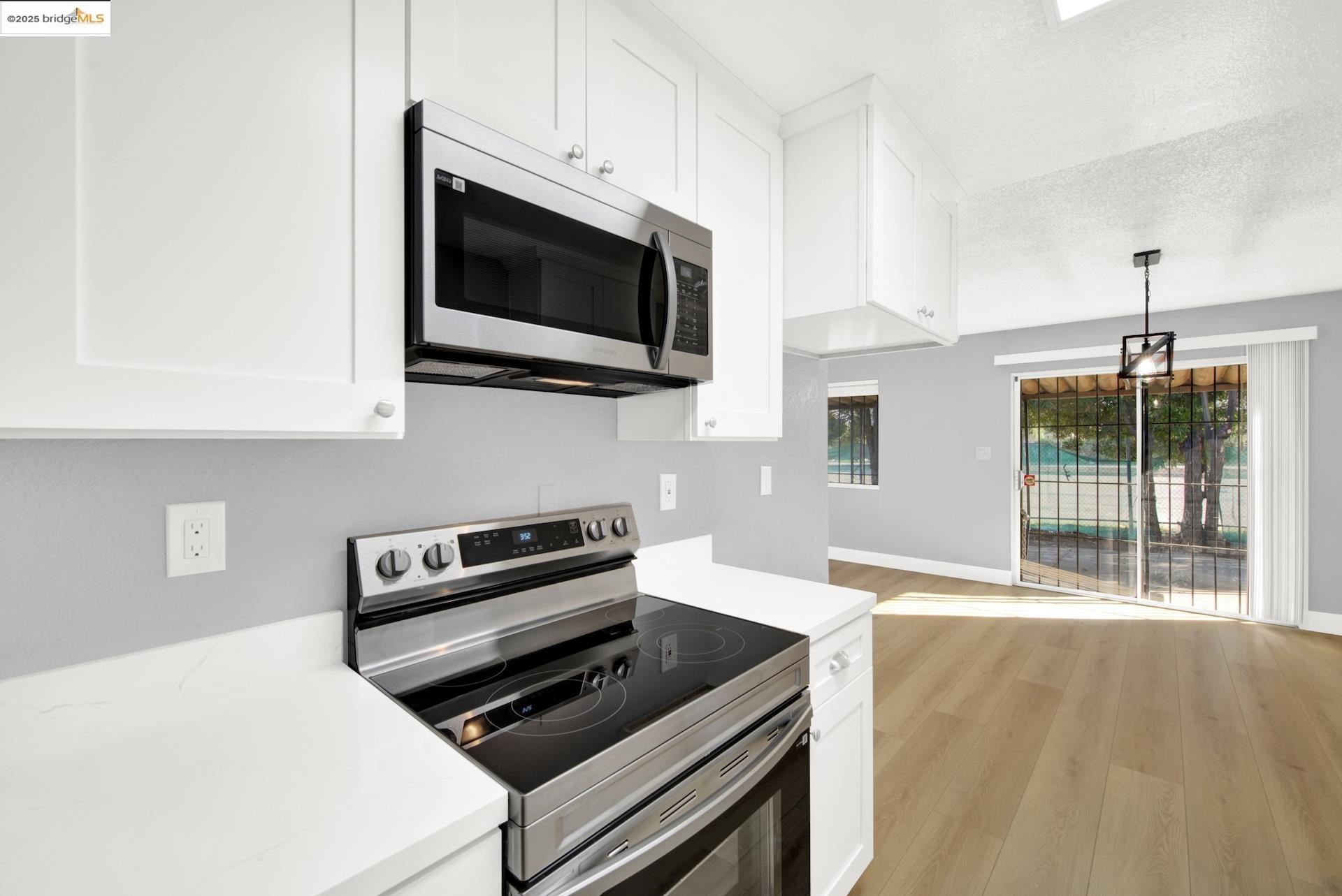 Detail Gallery Image 22 of 53 For 1232 73rd Ave, Oakland,  CA 94621 - 3 Beds | 2 Baths