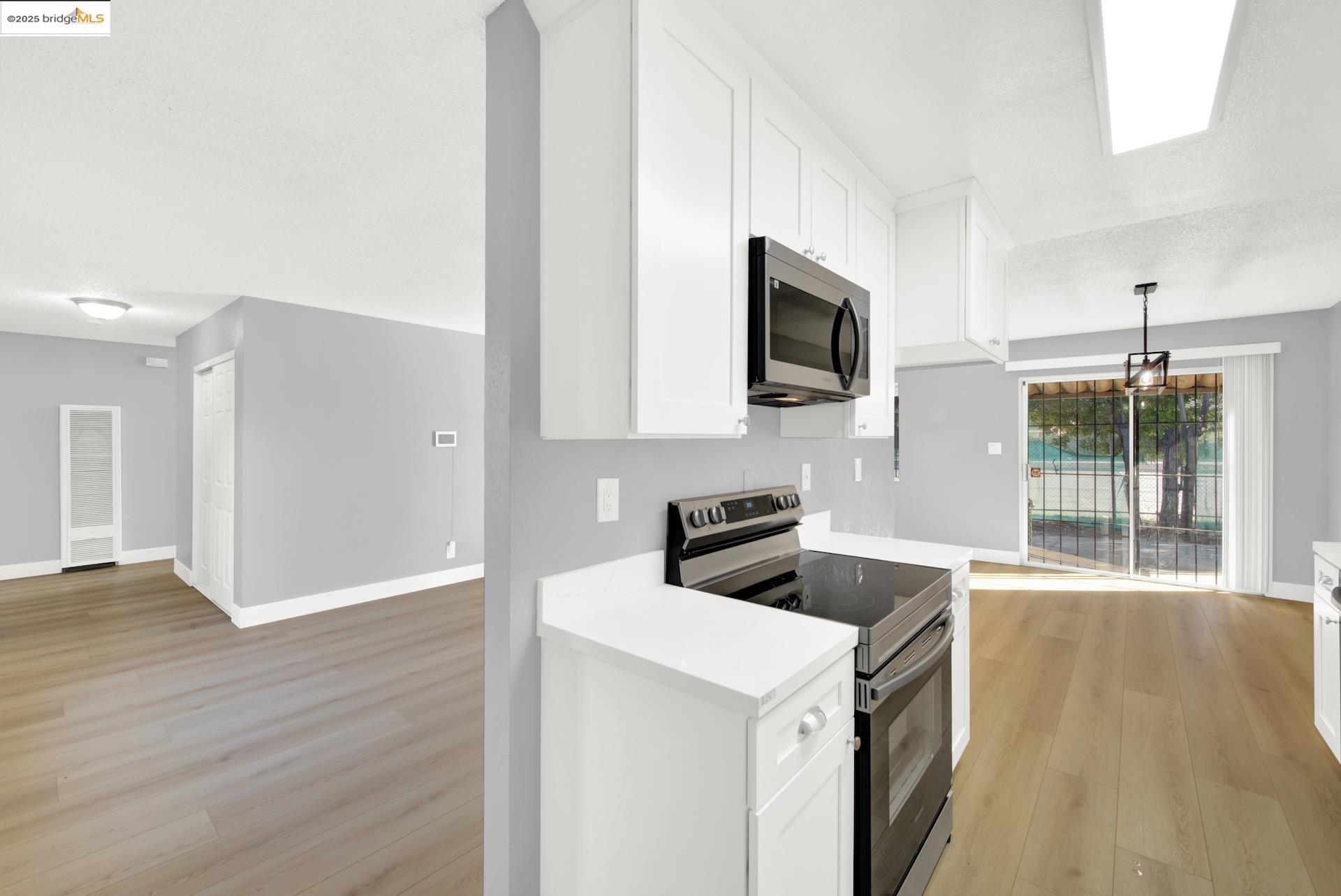 Detail Gallery Image 23 of 53 For 1232 73rd Ave, Oakland,  CA 94621 - 3 Beds | 2 Baths