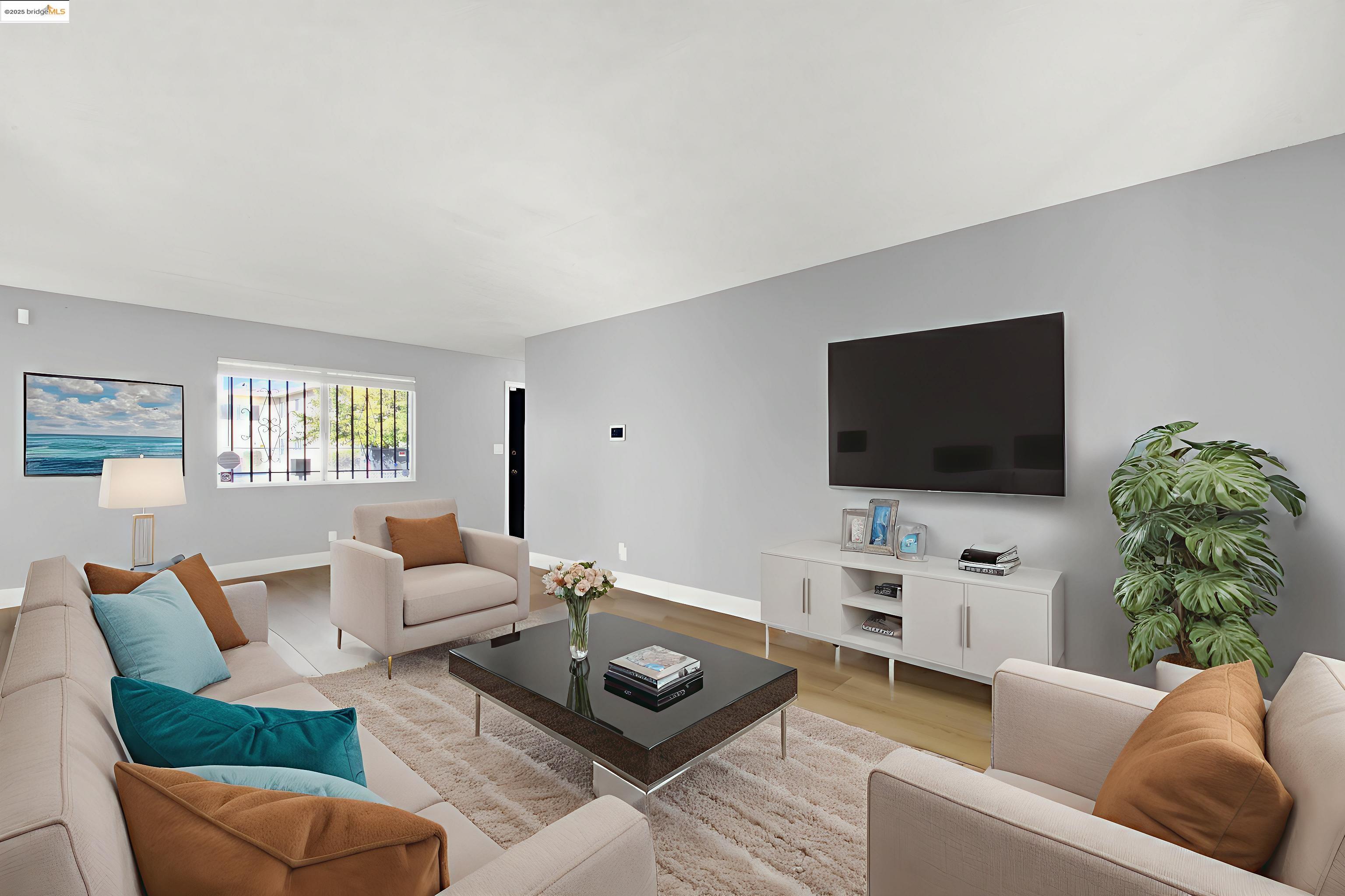 Detail Gallery Image 4 of 53 For 1232 73rd Ave, Oakland,  CA 94621 - 3 Beds | 2 Baths