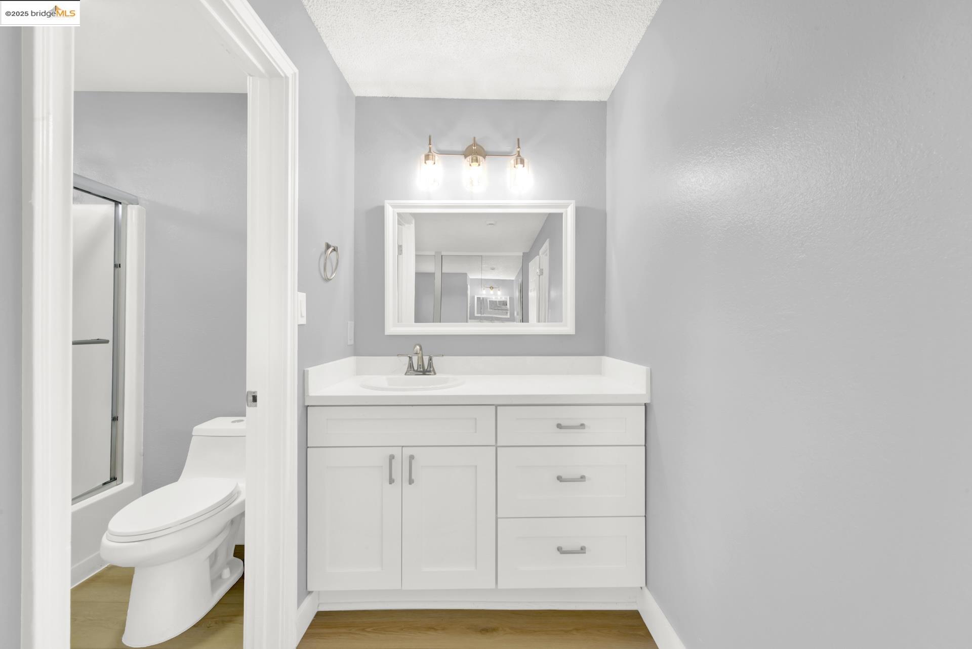 Detail Gallery Image 31 of 53 For 1232 73rd Ave, Oakland,  CA 94621 - 3 Beds | 2 Baths