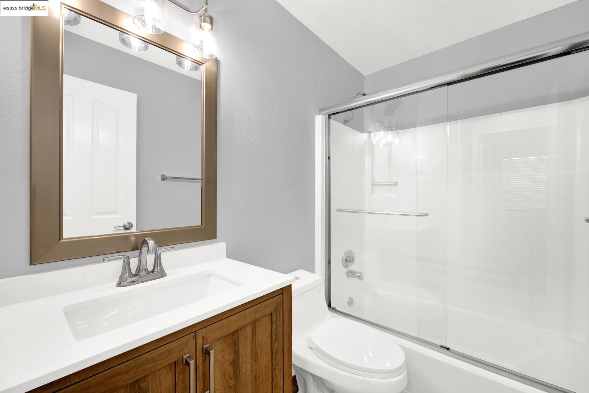 Detail Gallery Image 36 of 53 For 1232 73rd Ave, Oakland,  CA 94621 - 3 Beds | 2 Baths