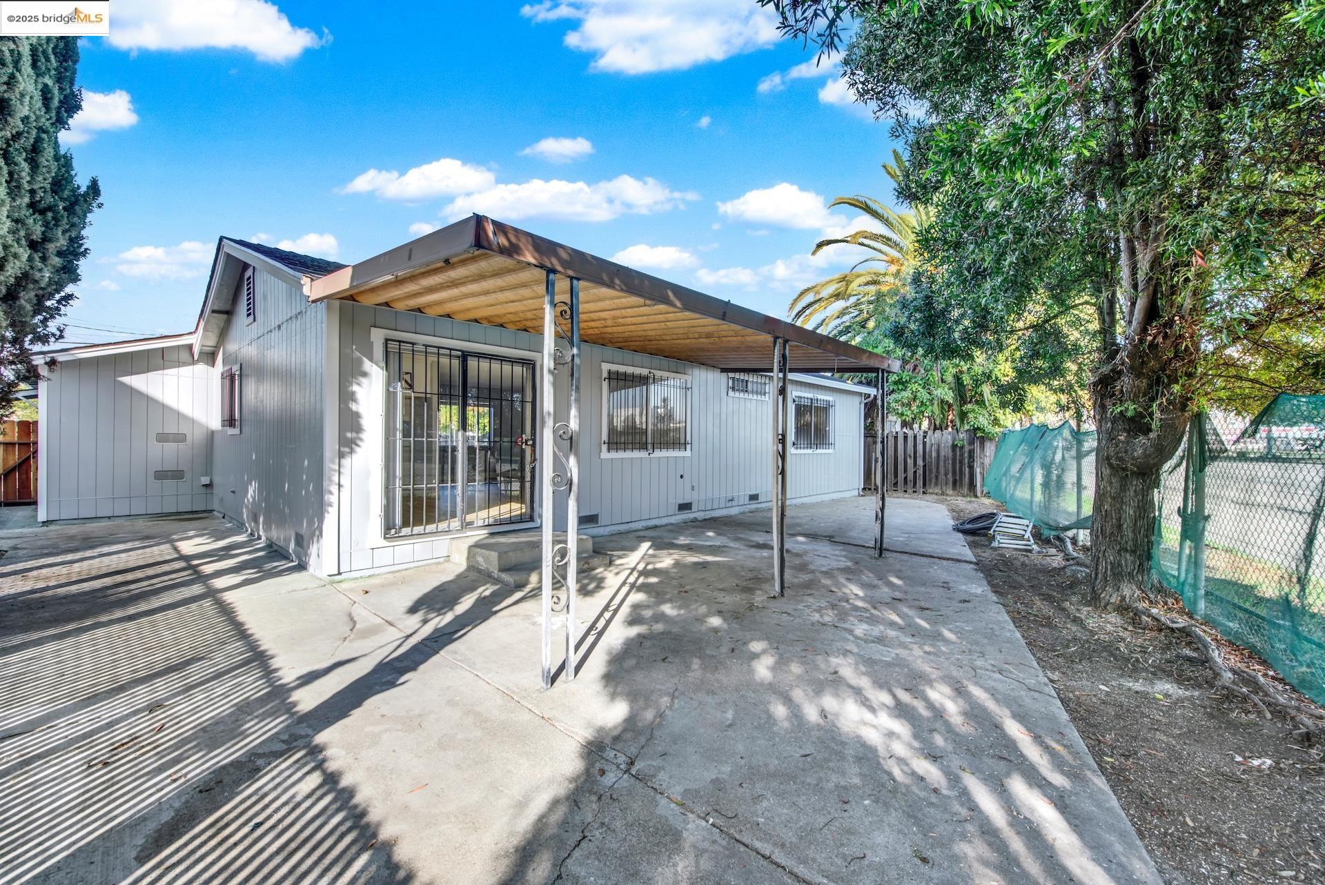 Detail Gallery Image 44 of 53 For 1232 73rd Ave, Oakland,  CA 94621 - 3 Beds | 2 Baths