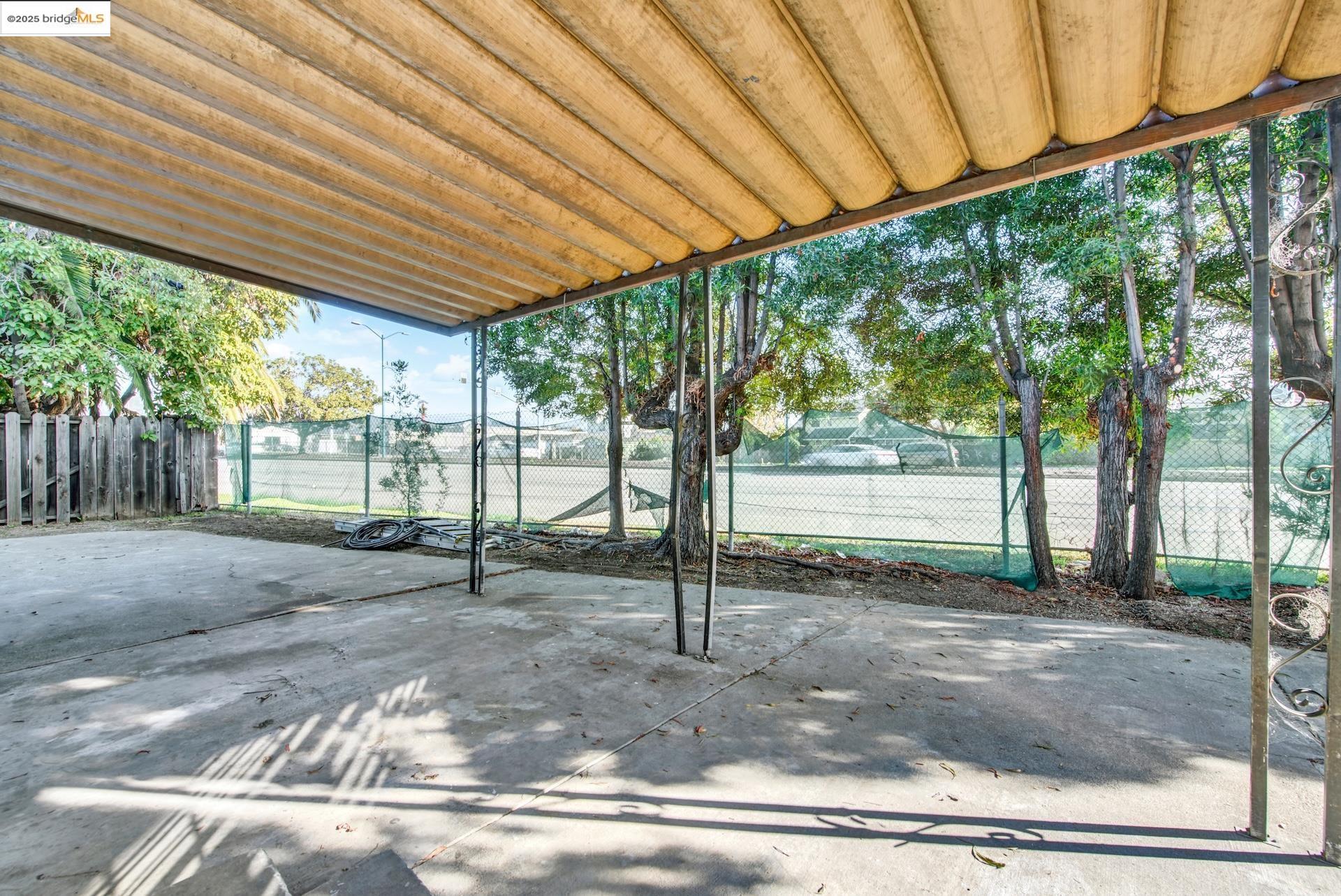 Detail Gallery Image 49 of 53 For 1232 73rd Ave, Oakland,  CA 94621 - 3 Beds | 2 Baths