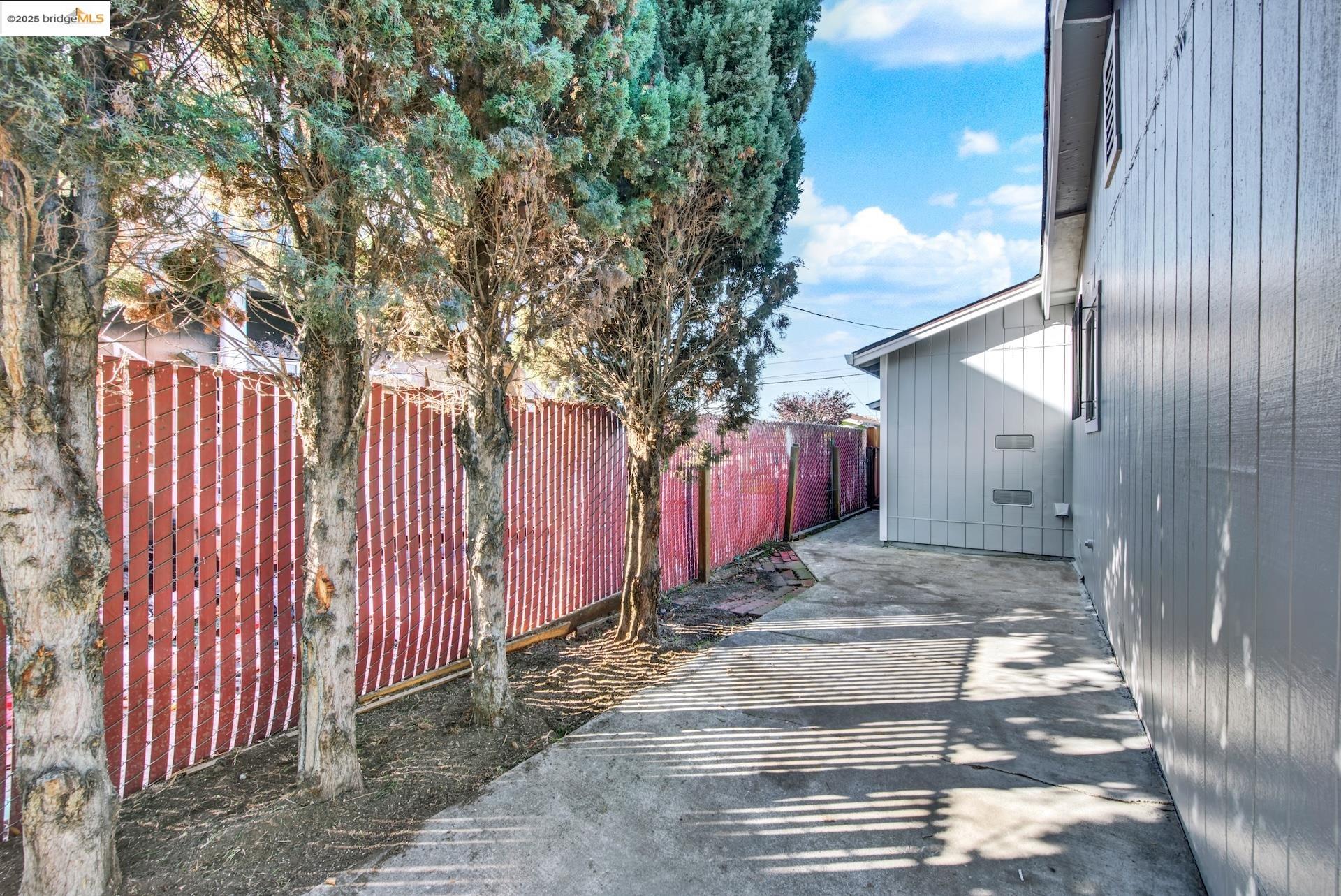 Detail Gallery Image 50 of 53 For 1232 73rd Ave, Oakland,  CA 94621 - 3 Beds | 2 Baths