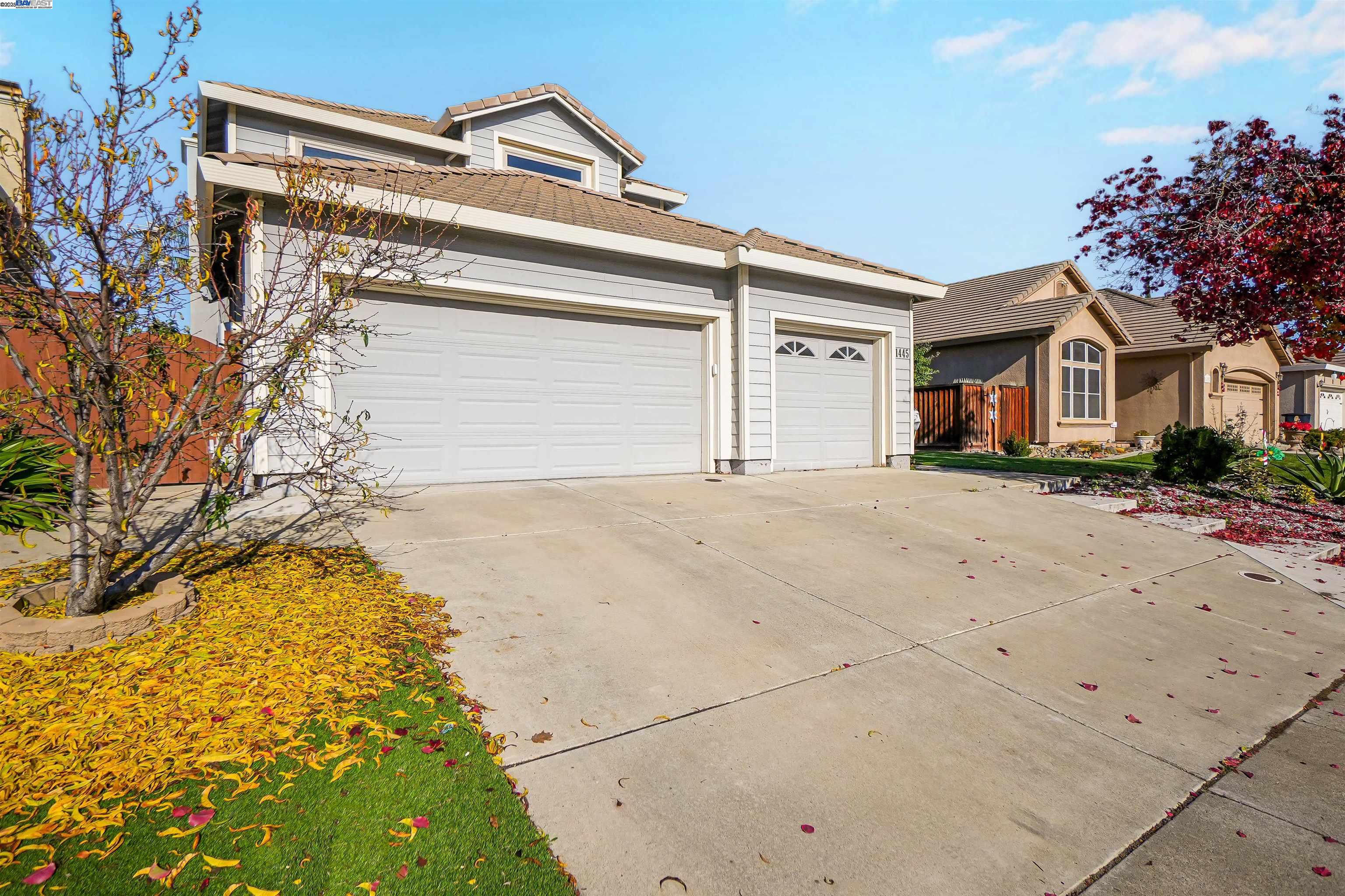 Detail Gallery Image 2 of 10 For 1445 Yorkshire Loop, Tracy,  CA 95376 - 4 Beds | 3 Baths