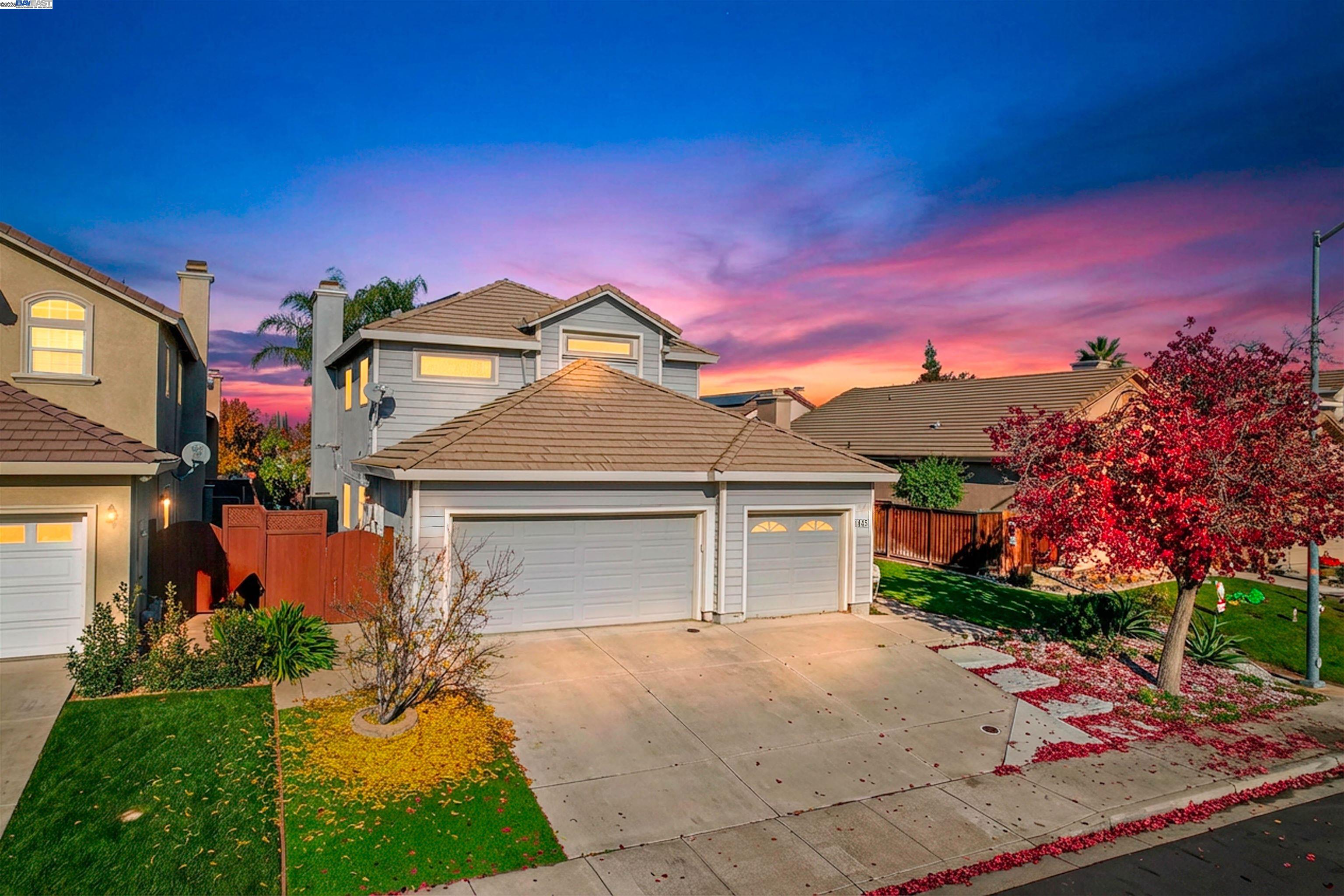 Detail Gallery Image 2 of 60 For 1445 Yorkshire Loop, Tracy,  CA 95376 - 4 Beds | 3 Baths