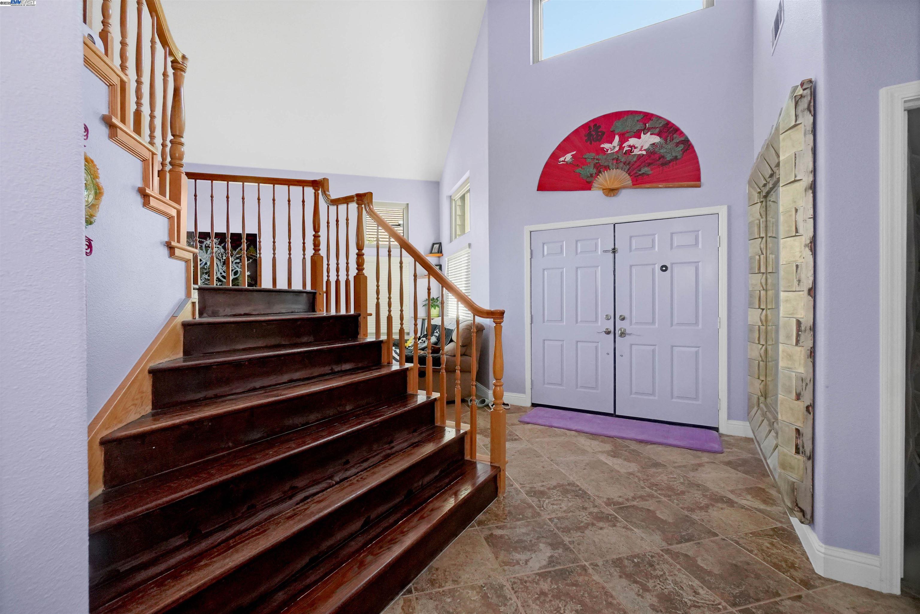 Detail Gallery Image 5 of 10 For 1445 Yorkshire Loop, Tracy,  CA 95376 - 4 Beds | 3 Baths