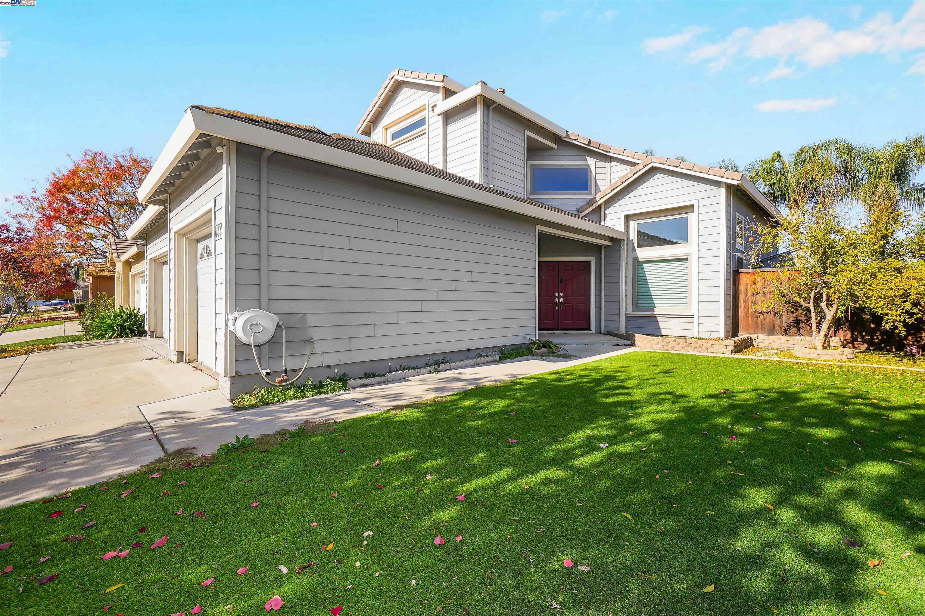 Detail Gallery Image 6 of 60 For 1445 Yorkshire Loop, Tracy,  CA 95376 - 4 Beds | 3 Baths