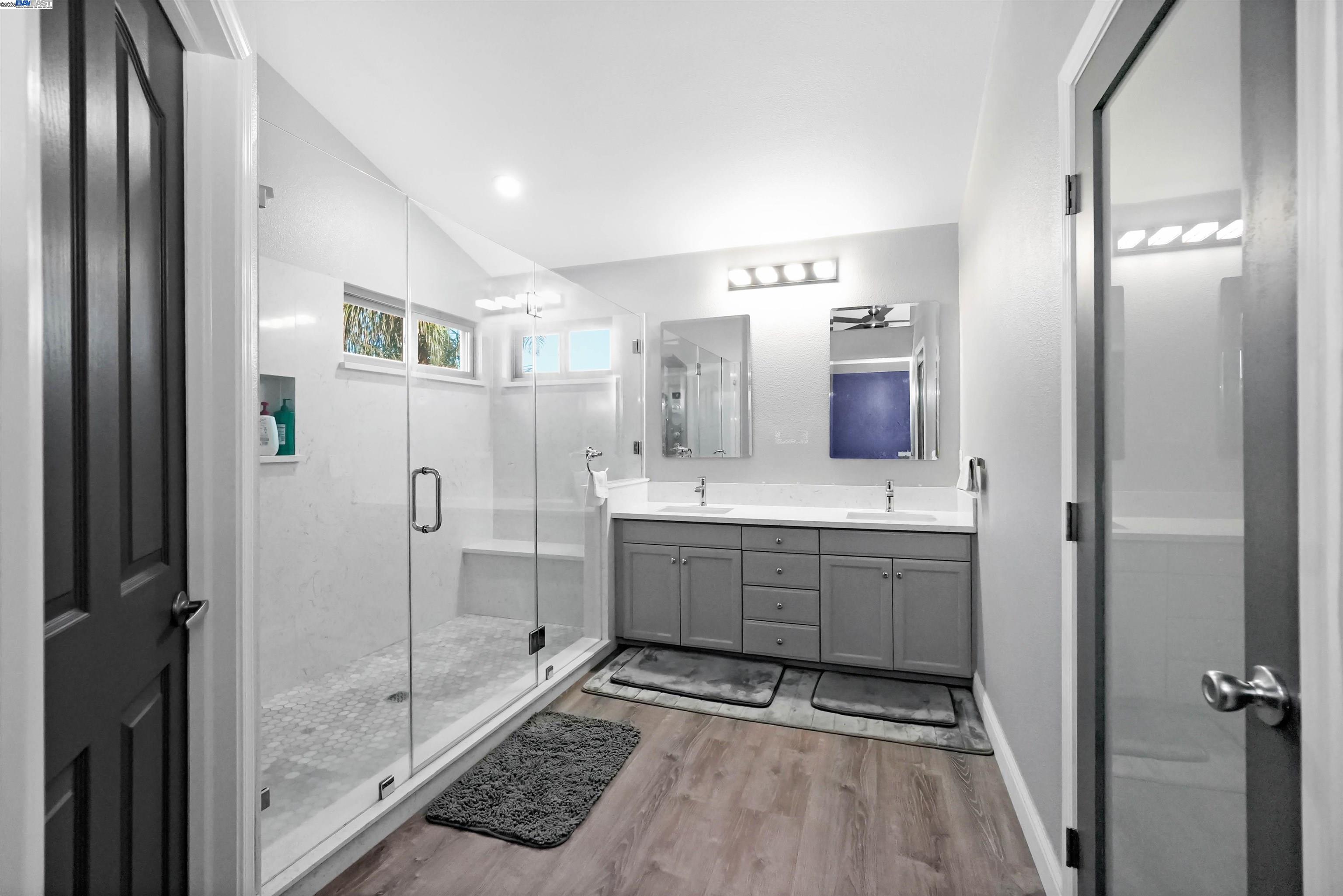 Detail Gallery Image 8 of 10 For 1445 Yorkshire Loop, Tracy,  CA 95376 - 4 Beds | 3 Baths